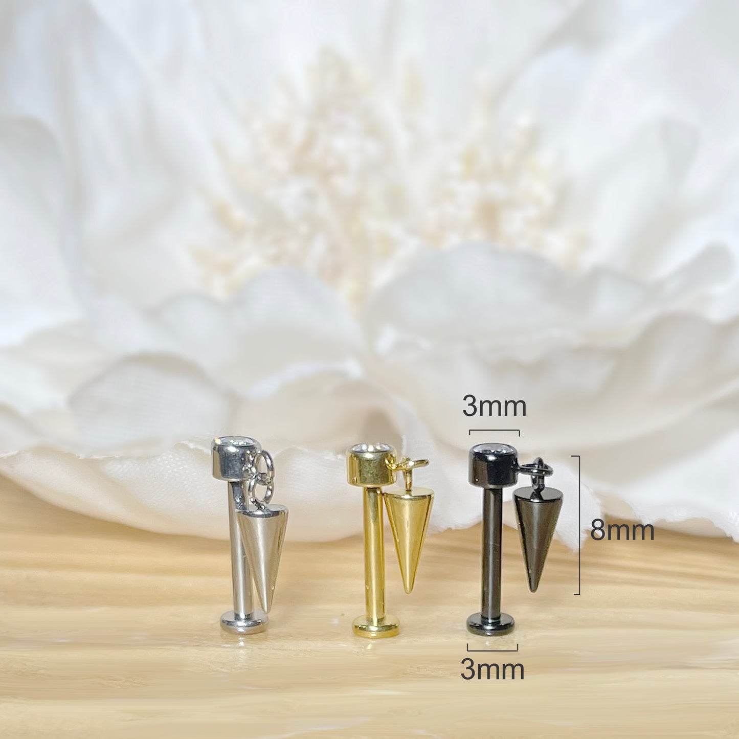 ✨ Titanium CZ Dangle with Dangle Cone Internally Threaded Labret 16G