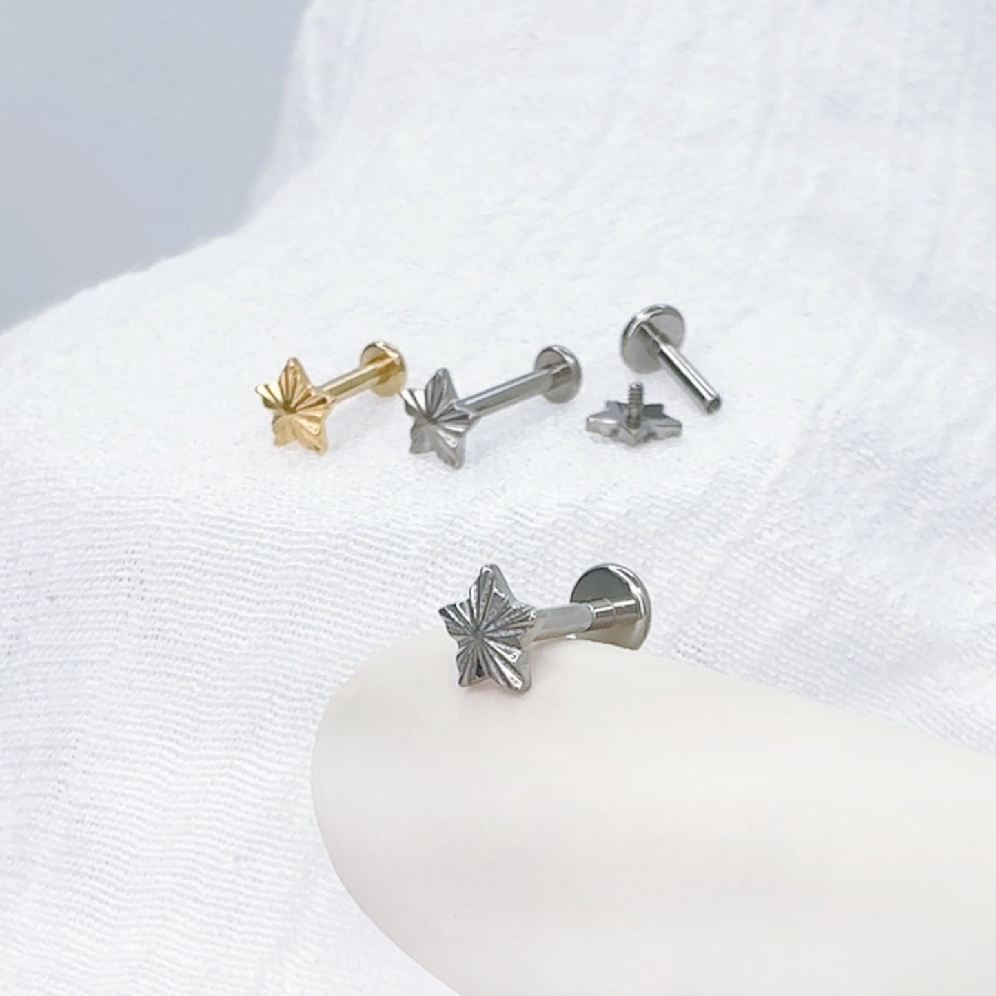✨ Titanium Star Top Internally Threaded Labret 16G