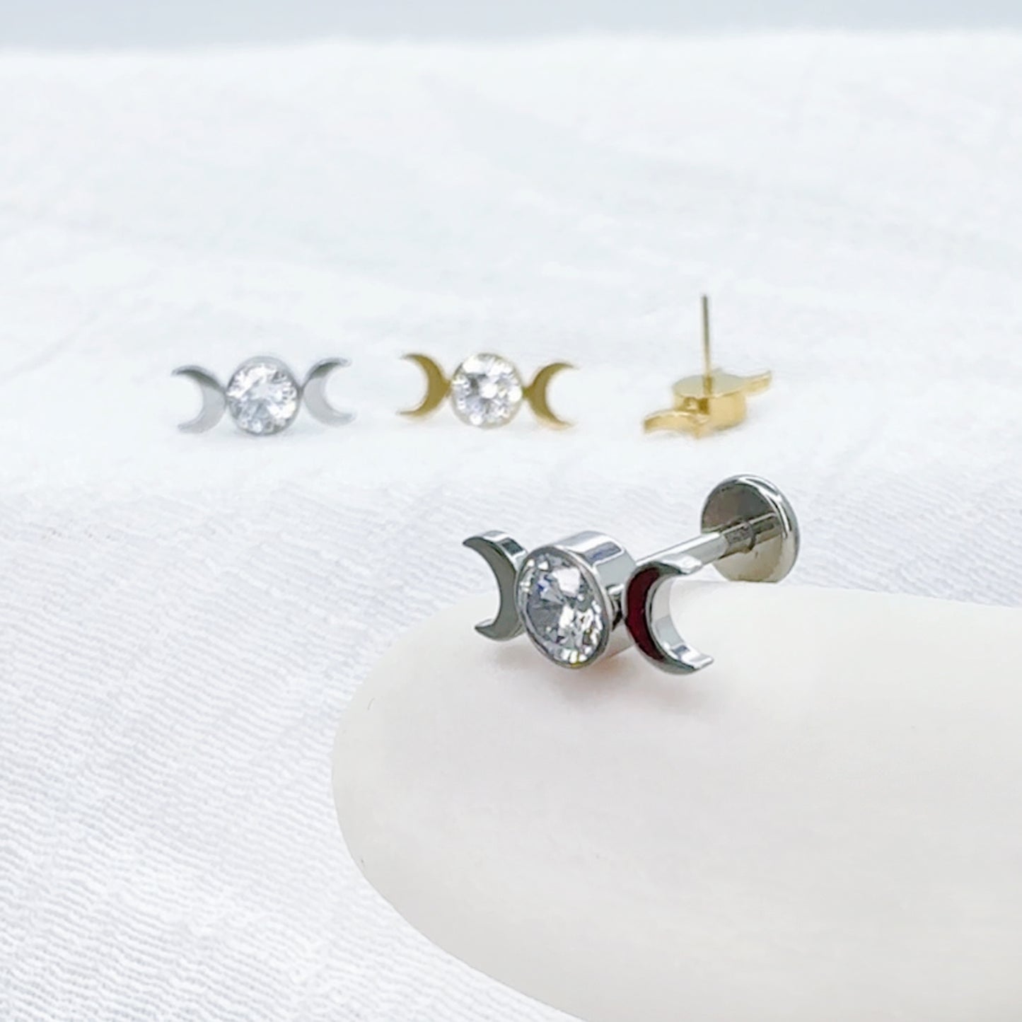 ✨ Titanium Crescent Moon CZ Top Threadless Labret