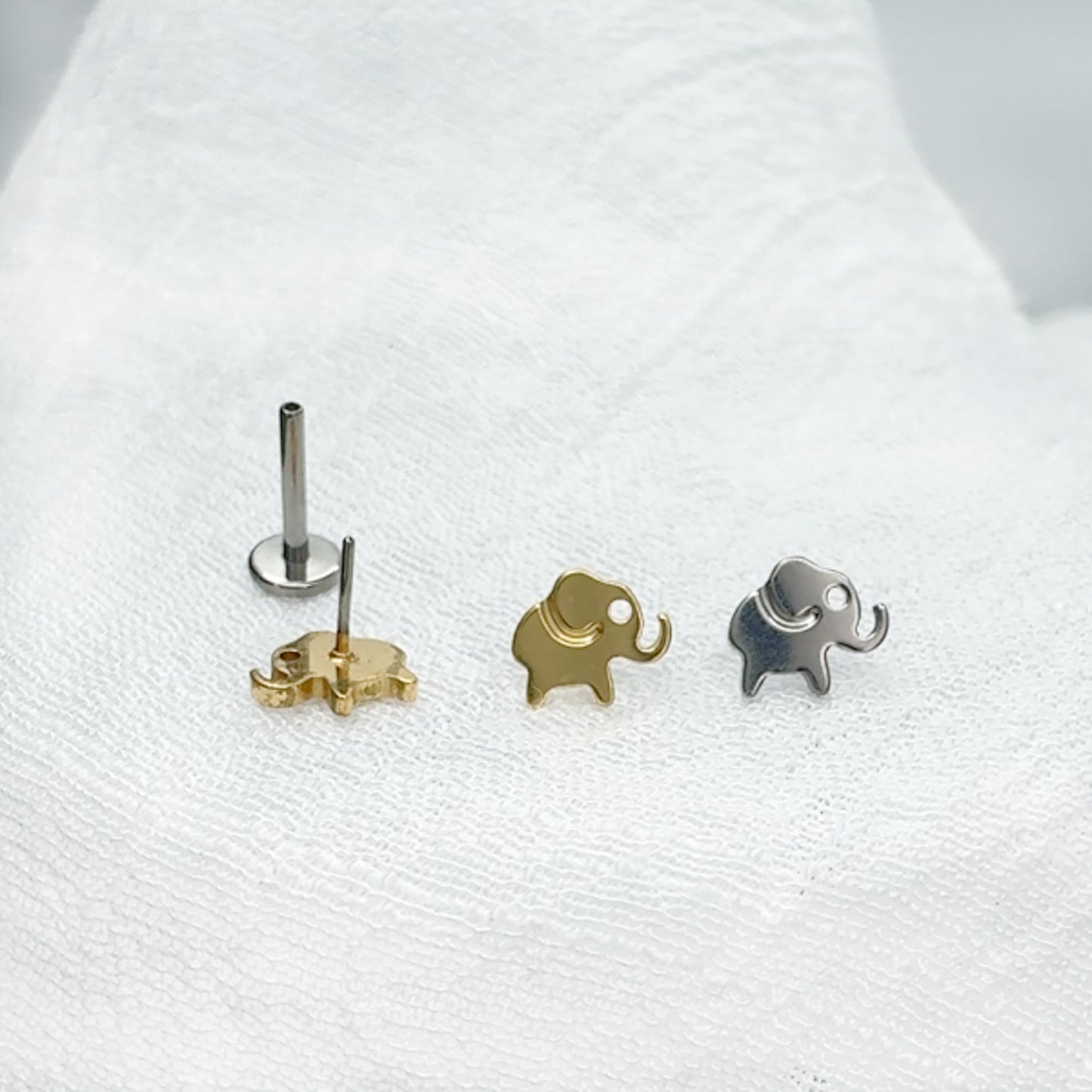 ✨ Titanium Elephant Top Threadless Labret