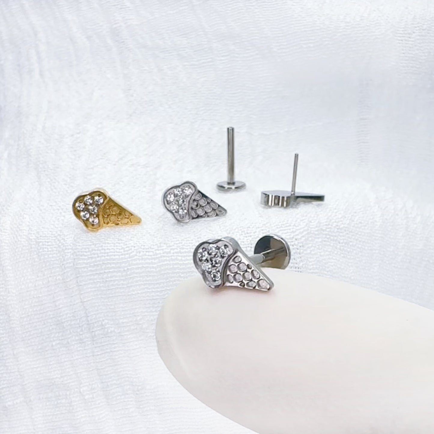 ✨ Titanium Ice Cream Cone CZ Top Threadless Labret
