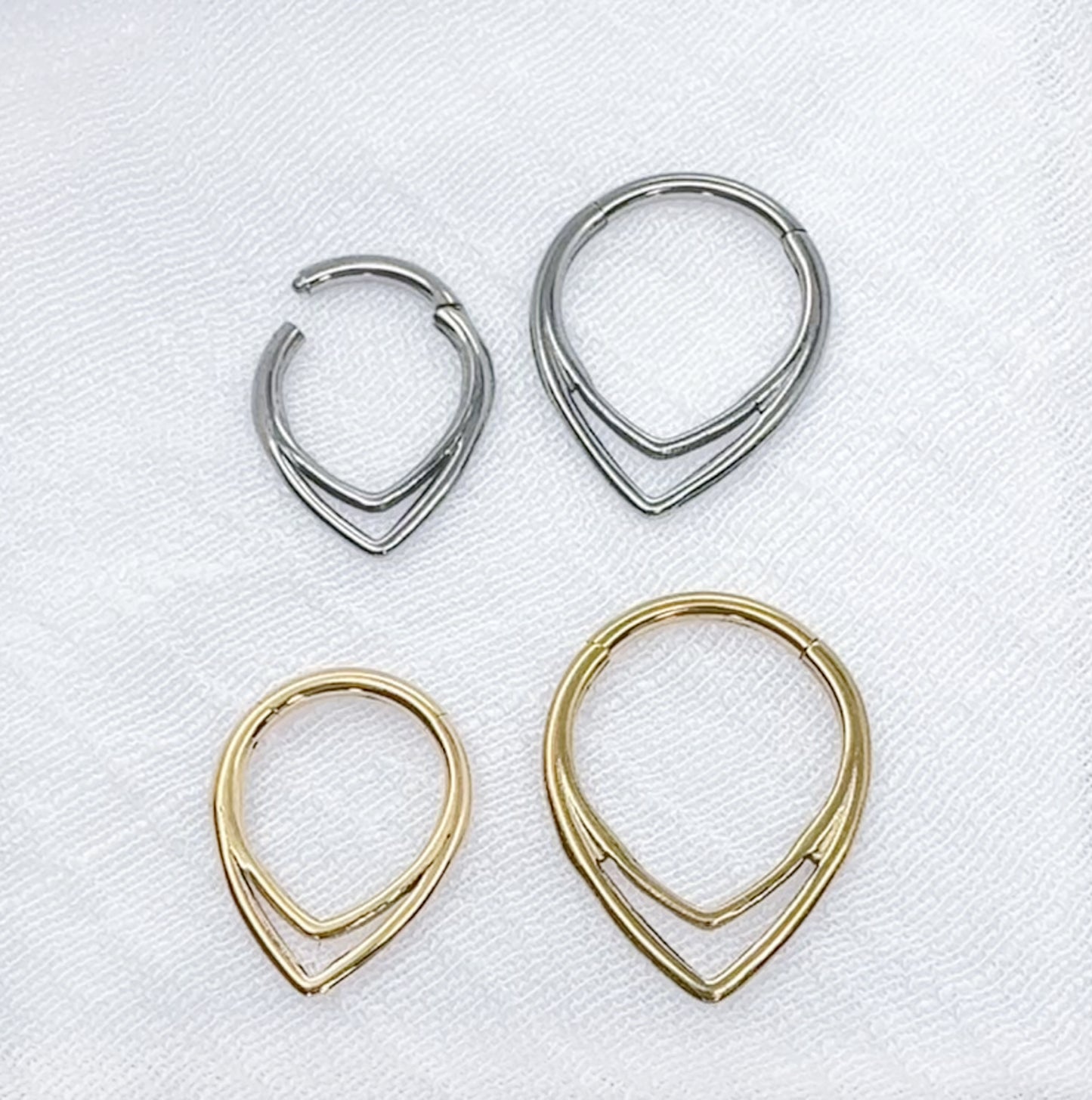 ✨ Double Chevron Hinged Hoop