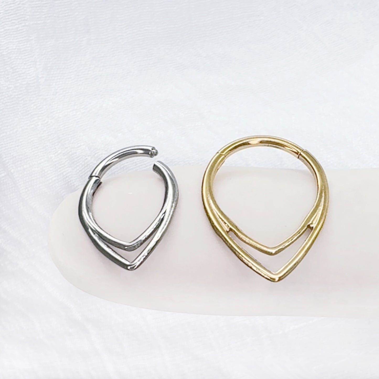 ✨ Double Chevron Hinged Hoop