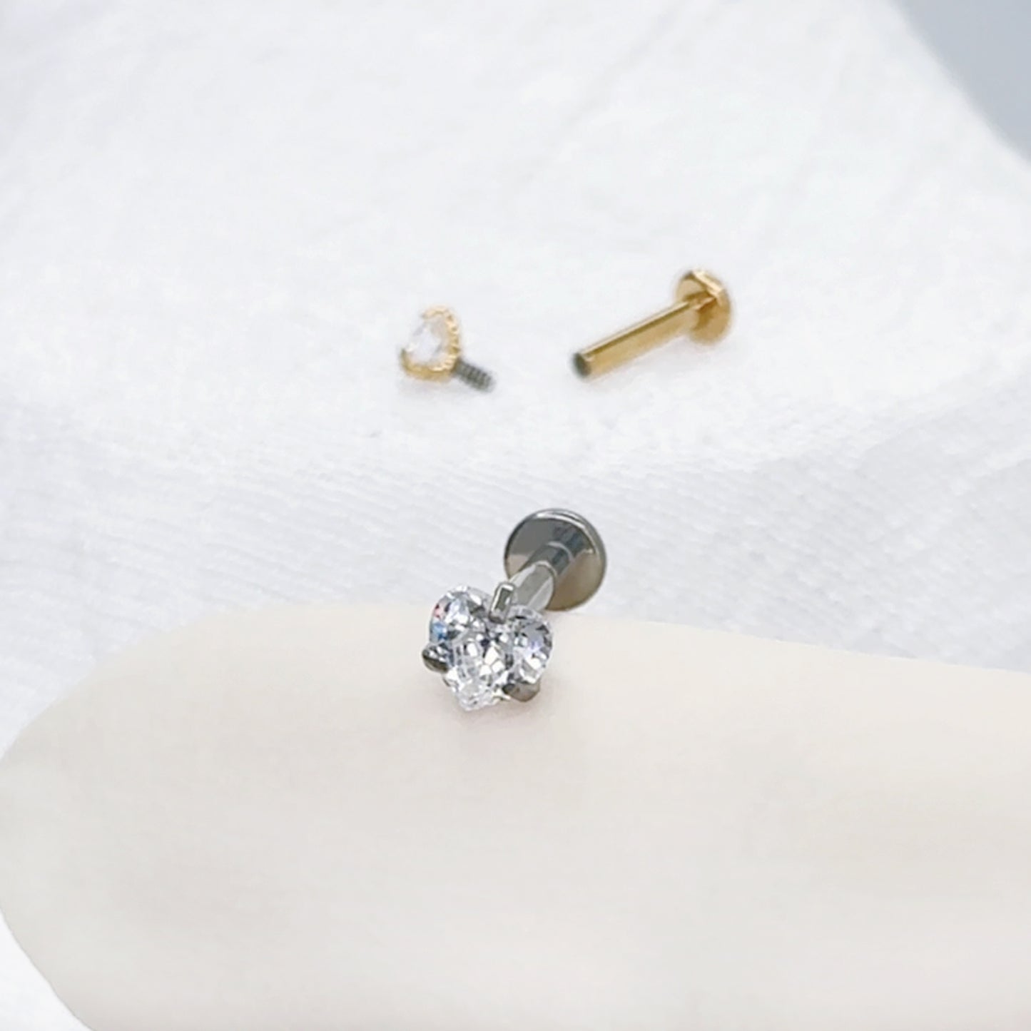 ✨ Titanium Heart CZ Internally Threaded Flat Back Labret 16G