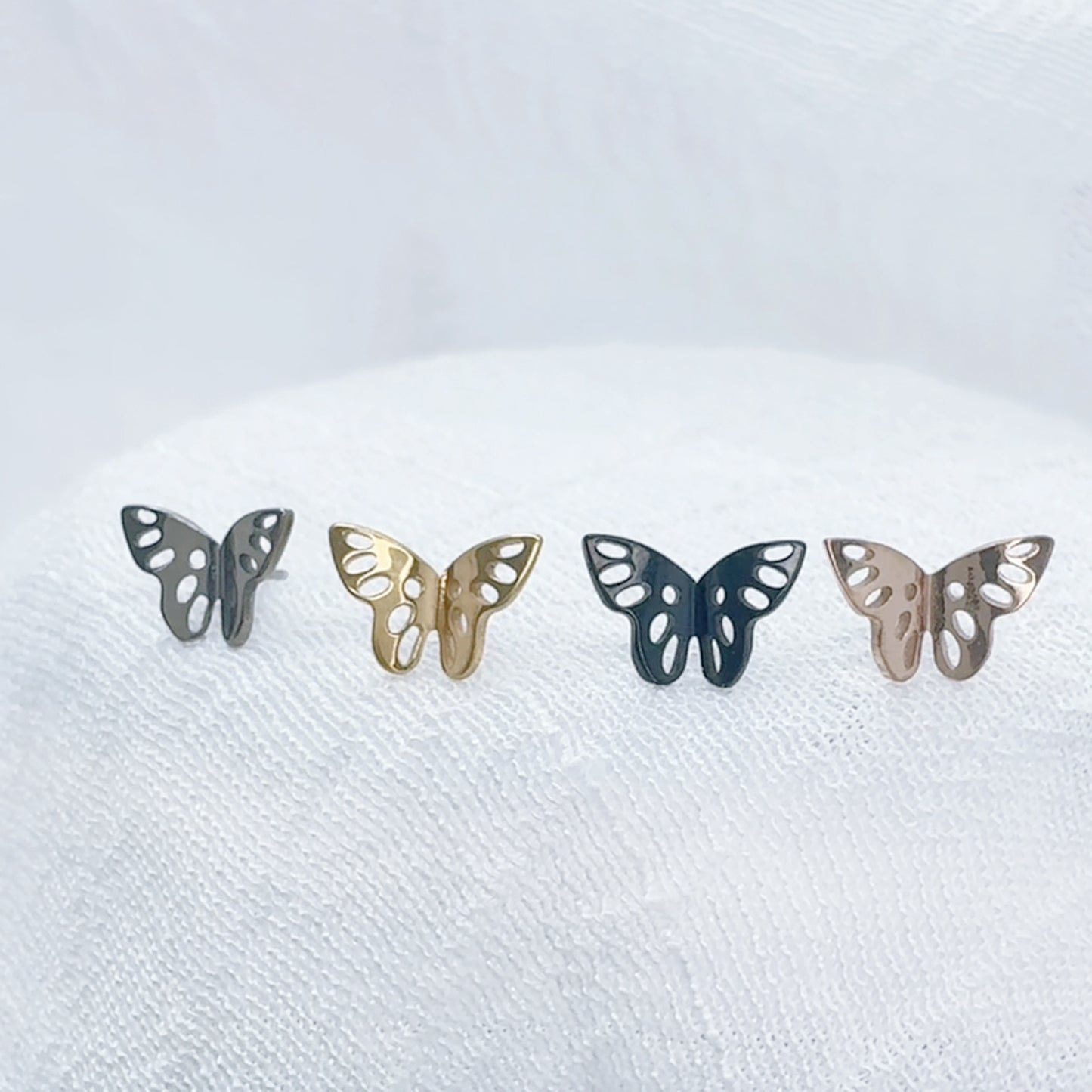 ✨ Titanium Butterfly Top Threadless Labret
