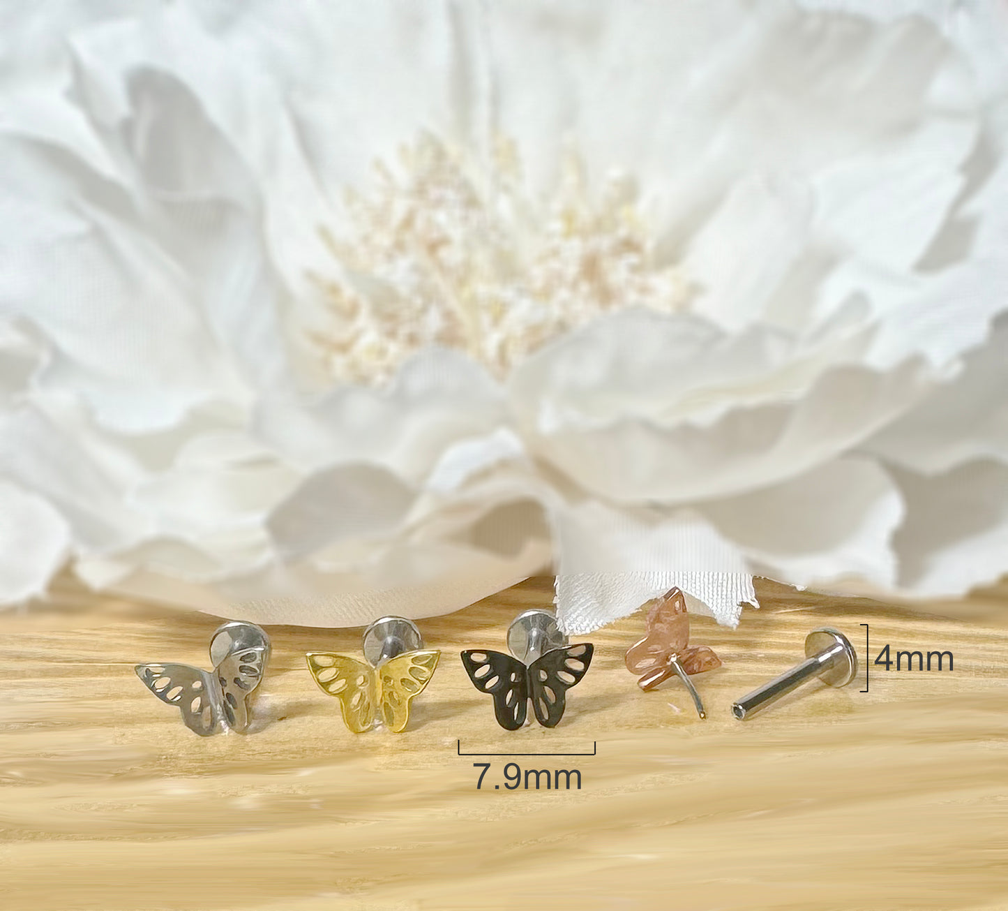 ✨ Titanium Butterfly Top Threadless Labret