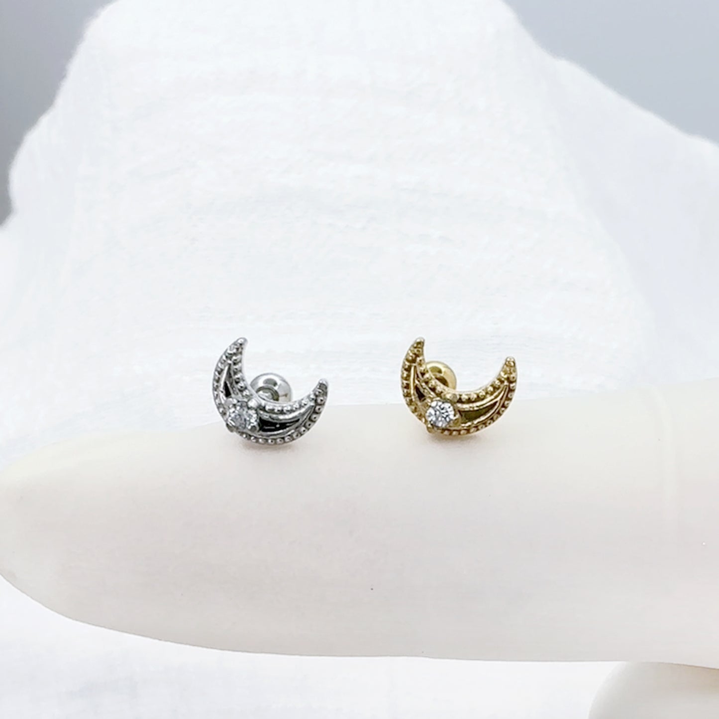 ✨ Surgical Steel Crescent Moon CZ Threaded Flat Back Labret 16G