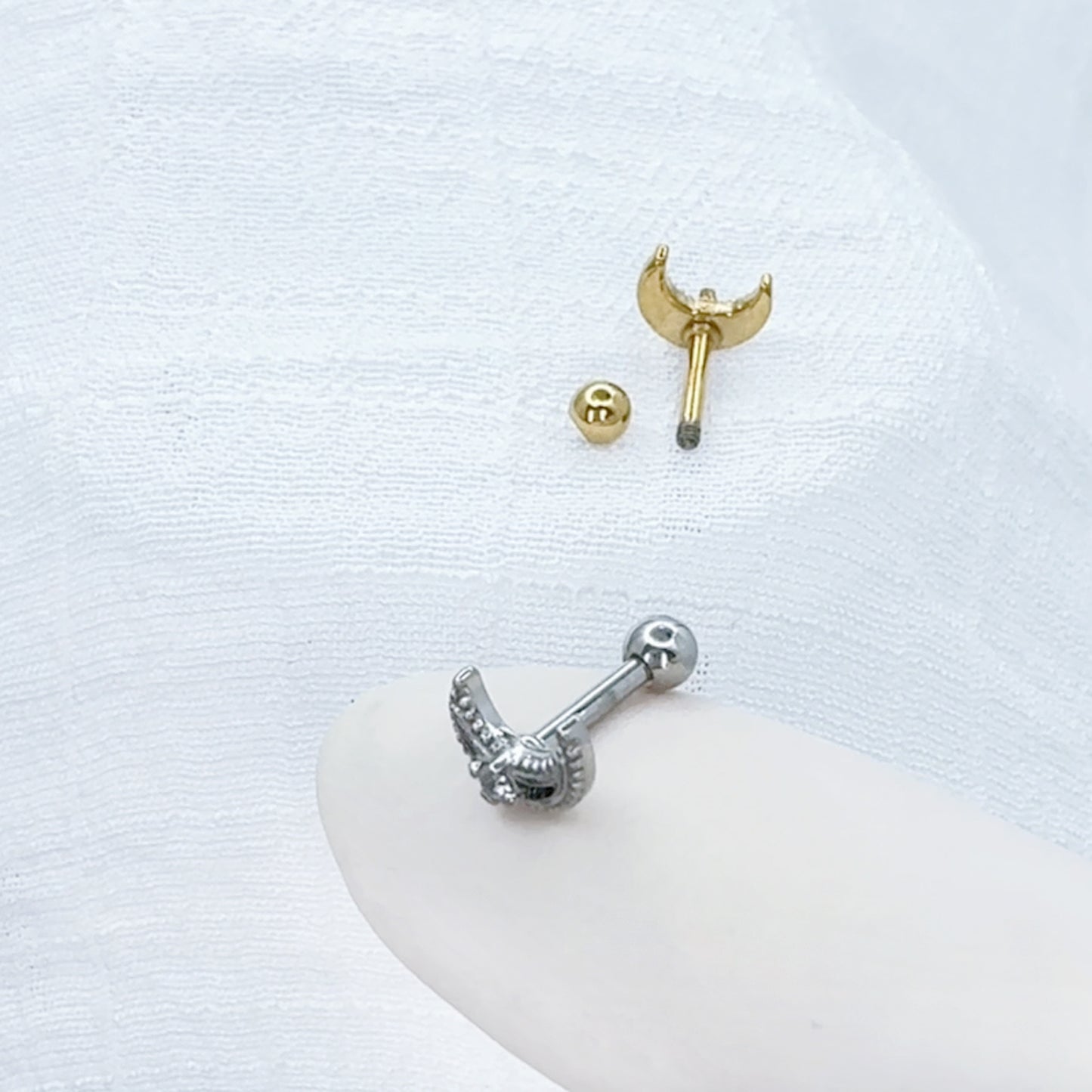 ✨ Surgical Steel Crescent Moon CZ Threaded Flat Back Labret 16G