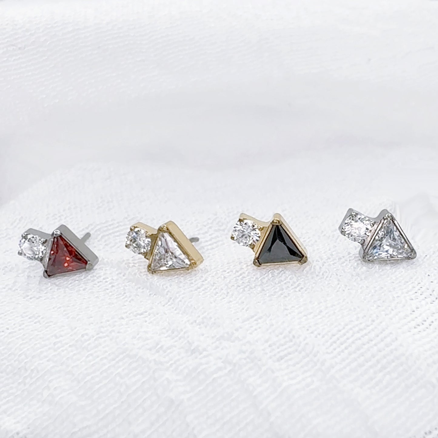 ✨ Titanium Threadless Push In Triangle CZ Labret Stud