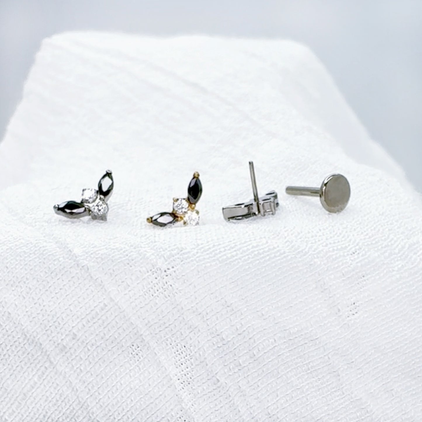 ✨ Titanium Threadless Push In Bat Top Labret Stud