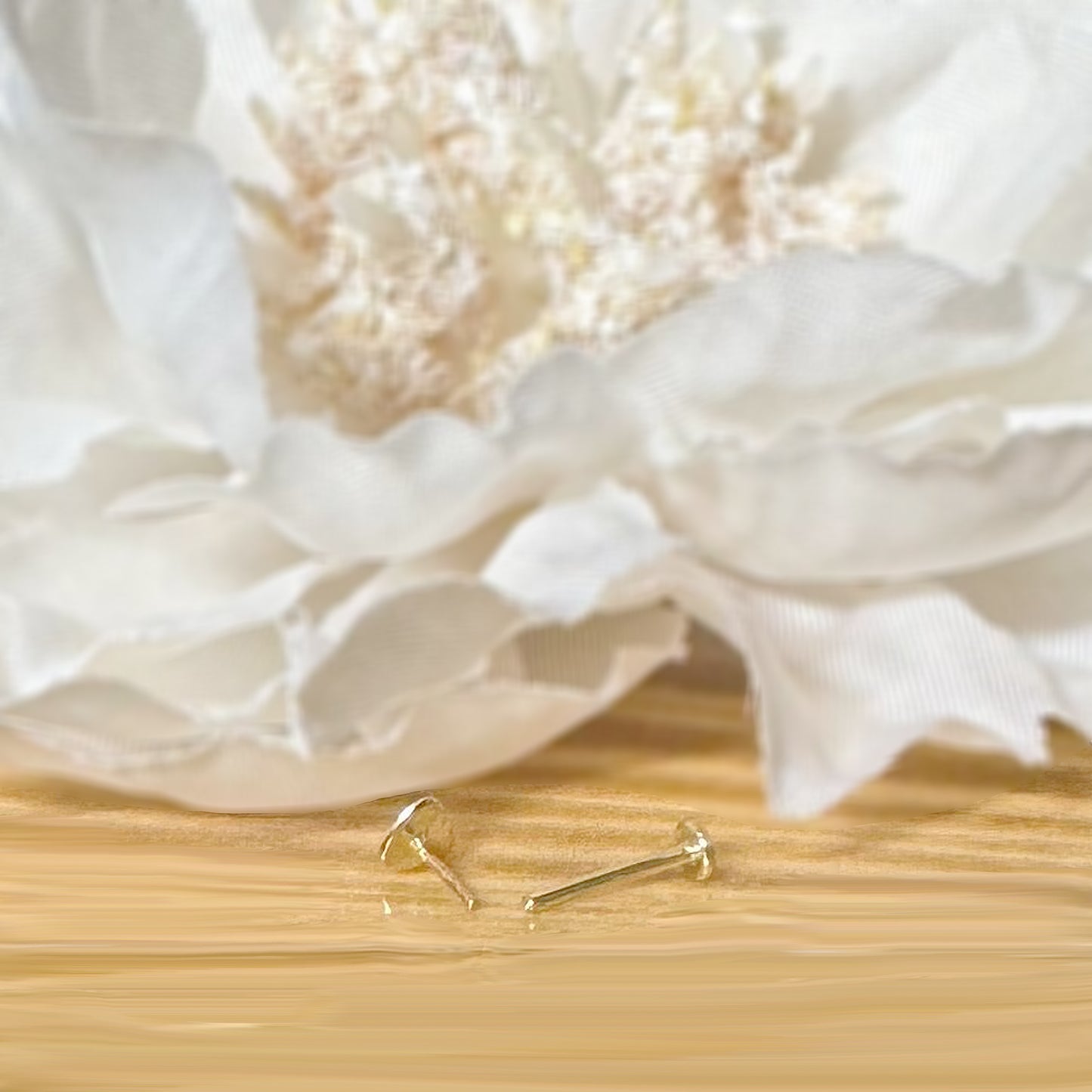 ✨ 14K Solid Yellow Gold 20G Flat Heart Top Threadless Labret Stud
