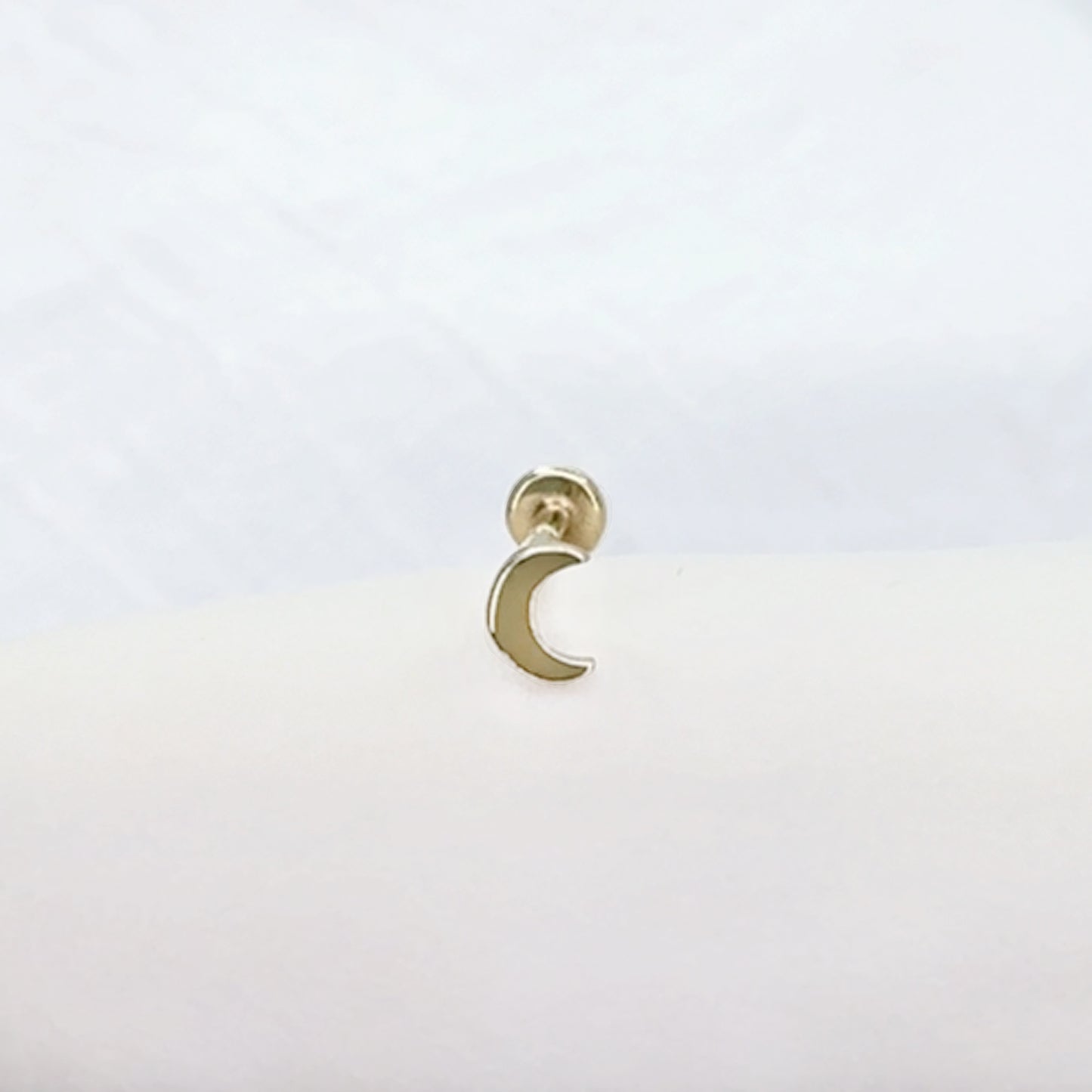 ✨ 14K Solid Yellow Gold 20G Flat Crescent Moon Top Threadless Labret Stud