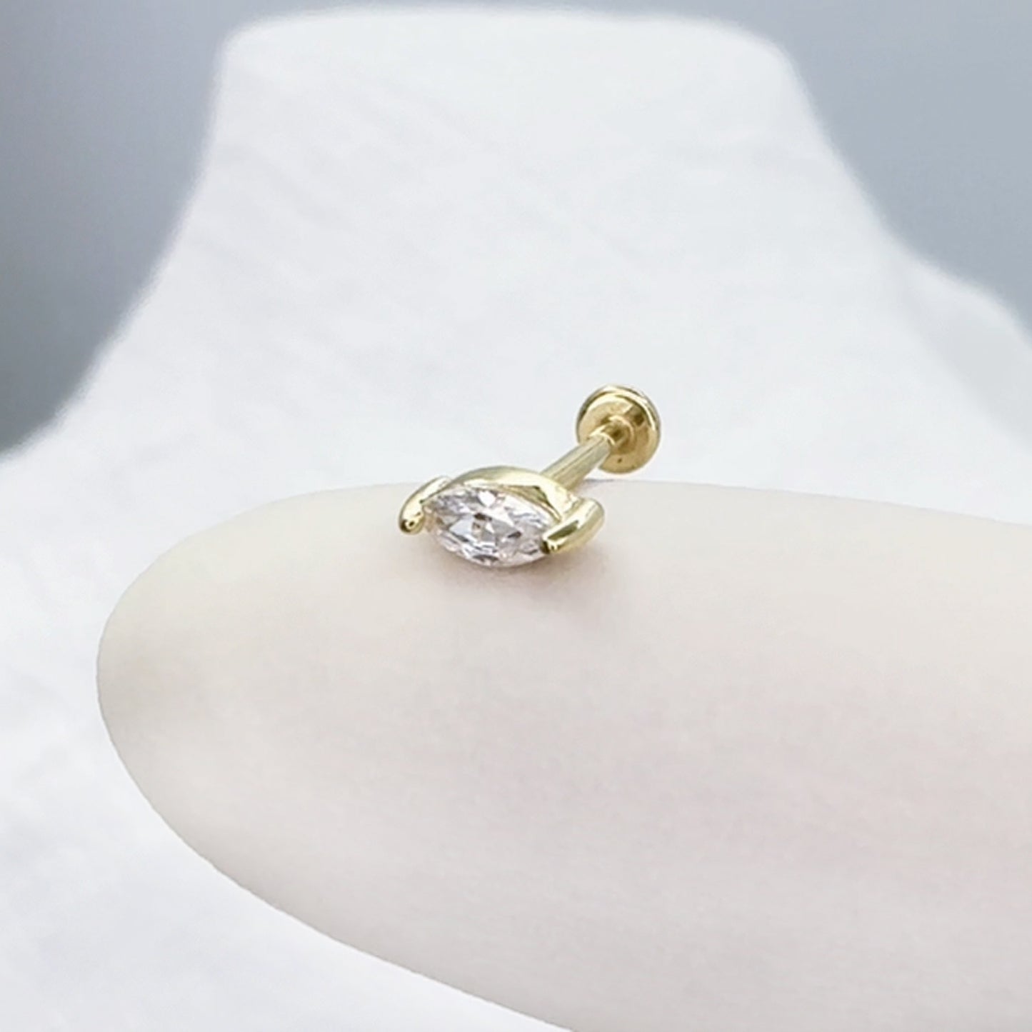 ✨ 14K Solid Yellow Gold 20G Marquise CZ Top Threadless Labret Stud