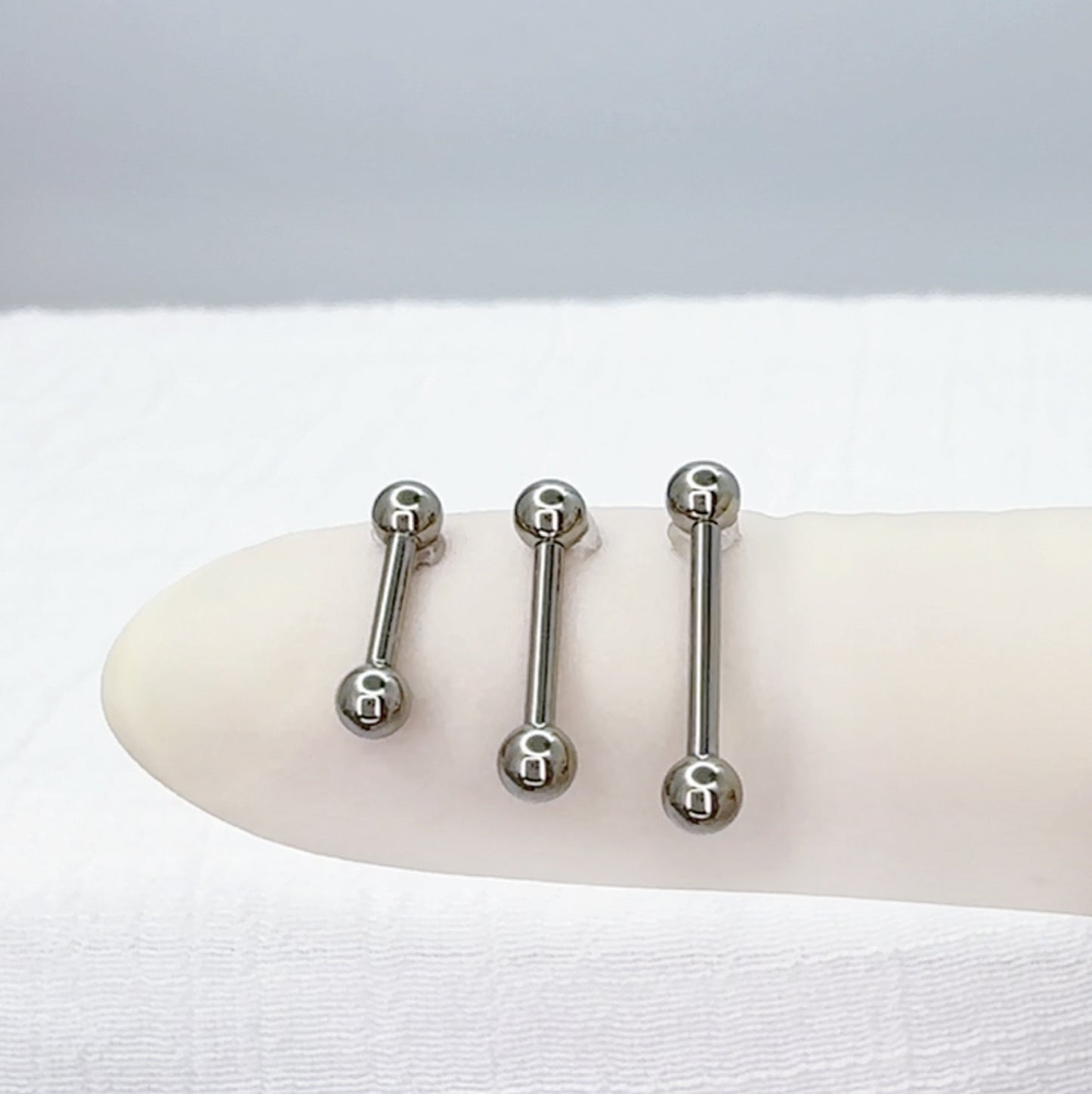 ✨ Titanium Threadless Push In Barbell with One Fixed Ball 16G 14G