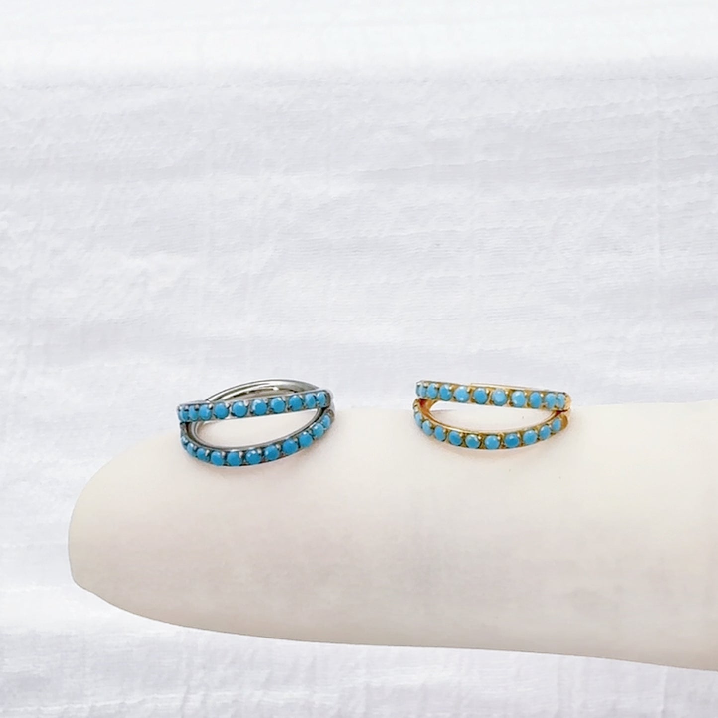 ✨ 16G Titanium Hinged Segment Double Hoop Ring with Turquoise