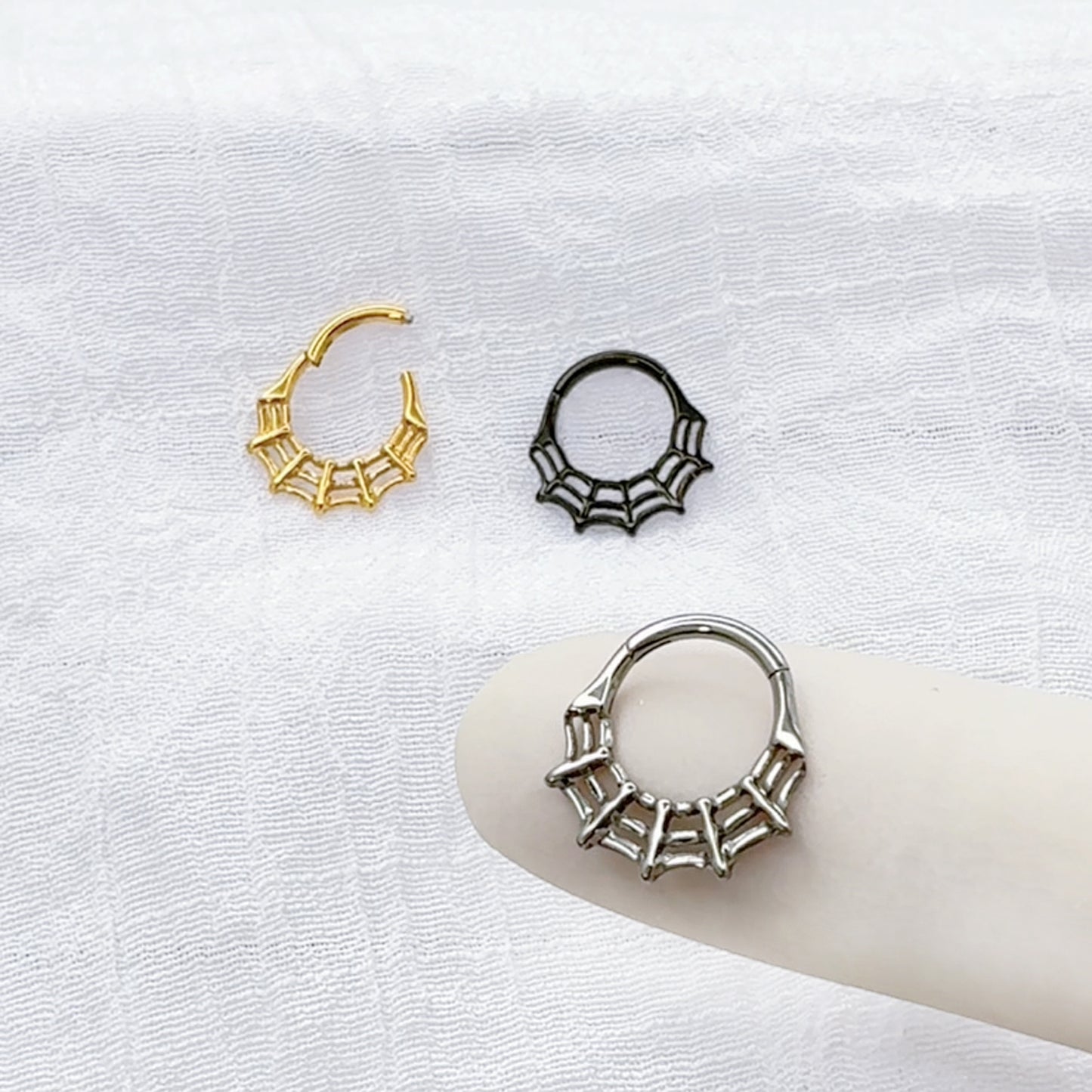 ✨ 16G Titanium Spider Web Hinged Segment Ring