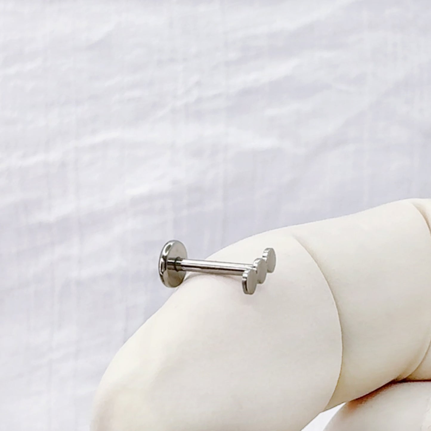 ✨ Titanium Threadless Push In Triple Flat Round Top Top Labret Stud