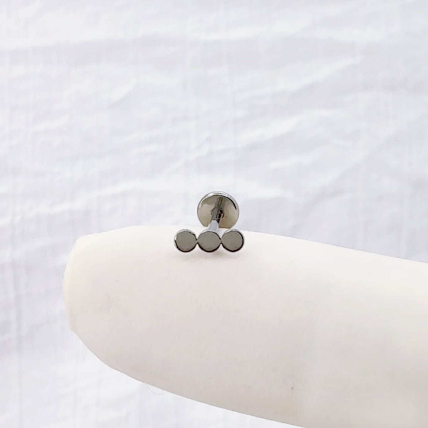✨ Titanium Threadless Push In Triple Flat Round Top Top Labret Stud