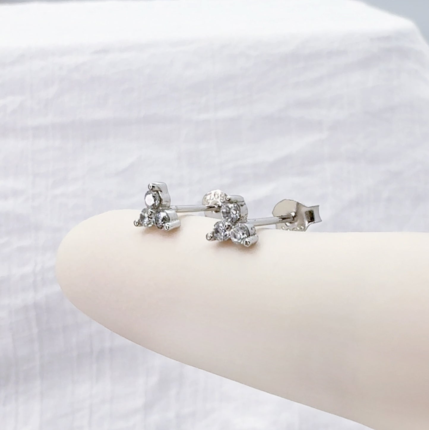 ✨ 925 Silver CZ Triangle Stud Earrings