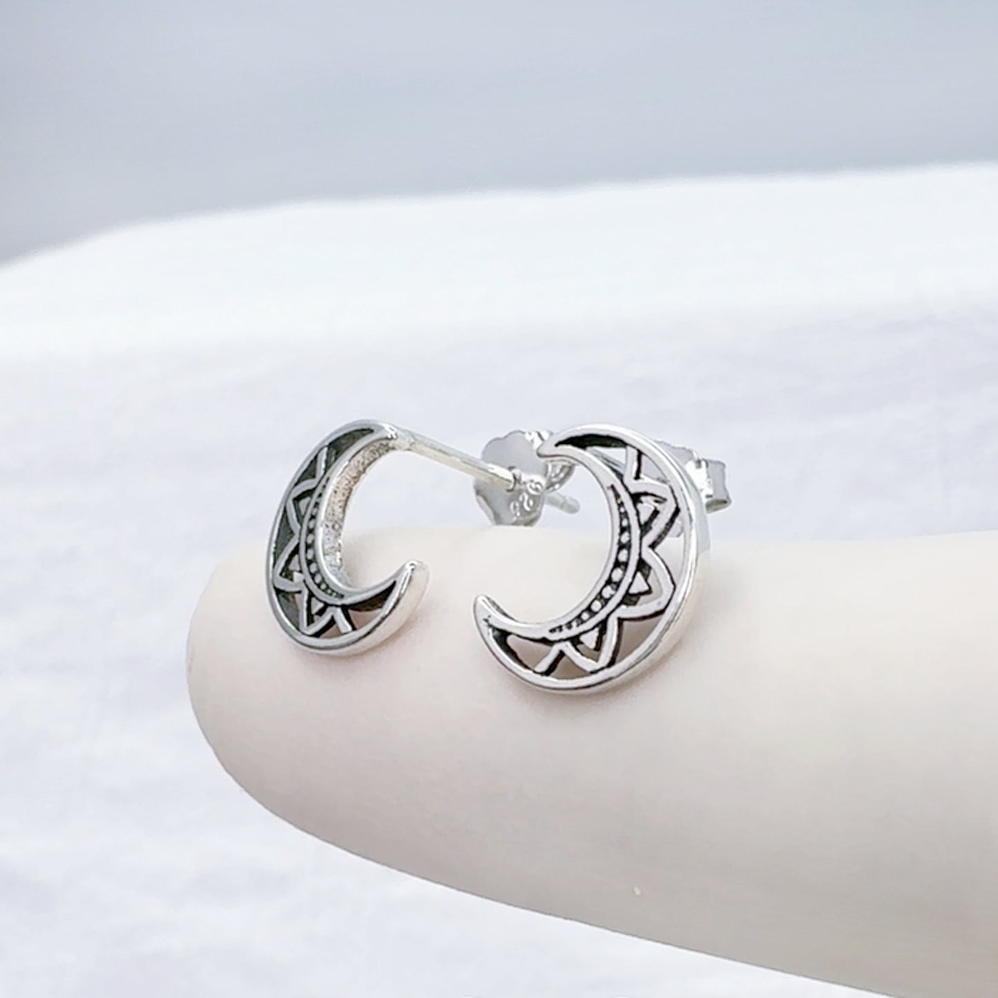 ✨ 925 Silver Moon Stud Earrings