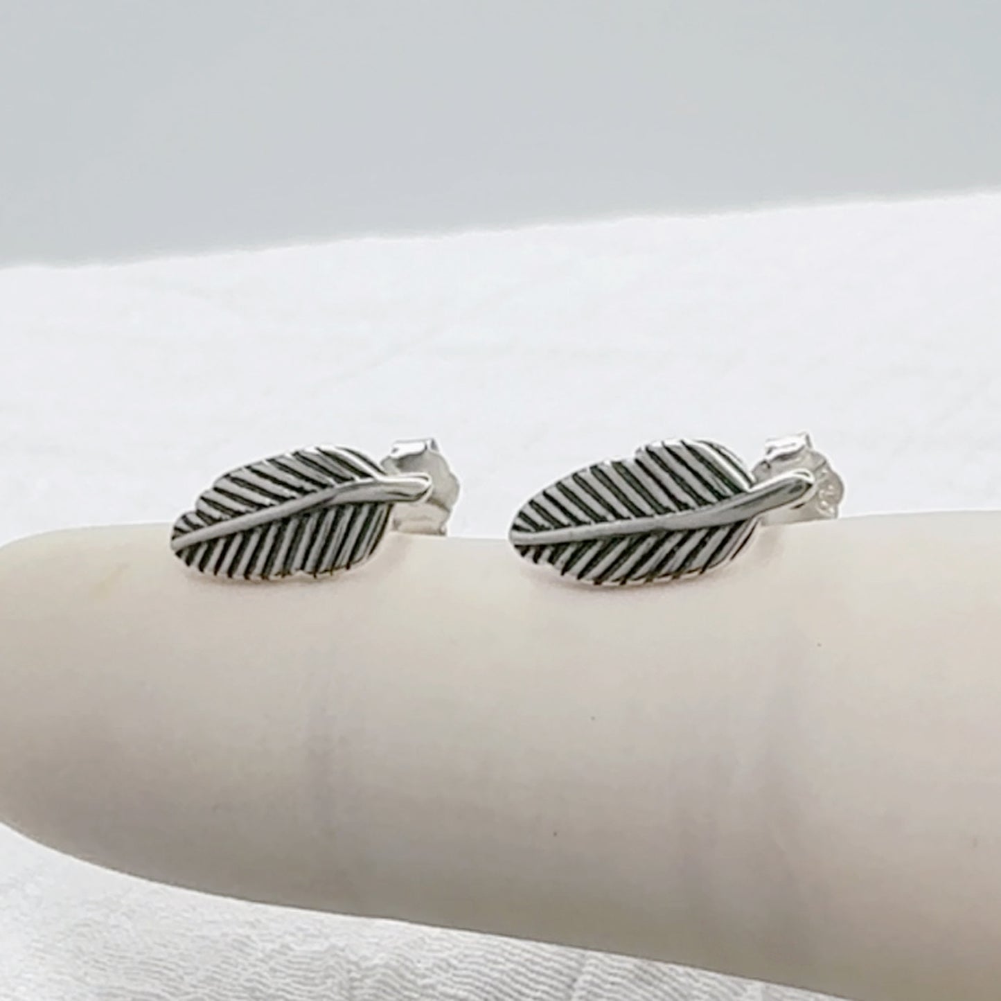 ✨ 925 Silver Feather Stud Earrings