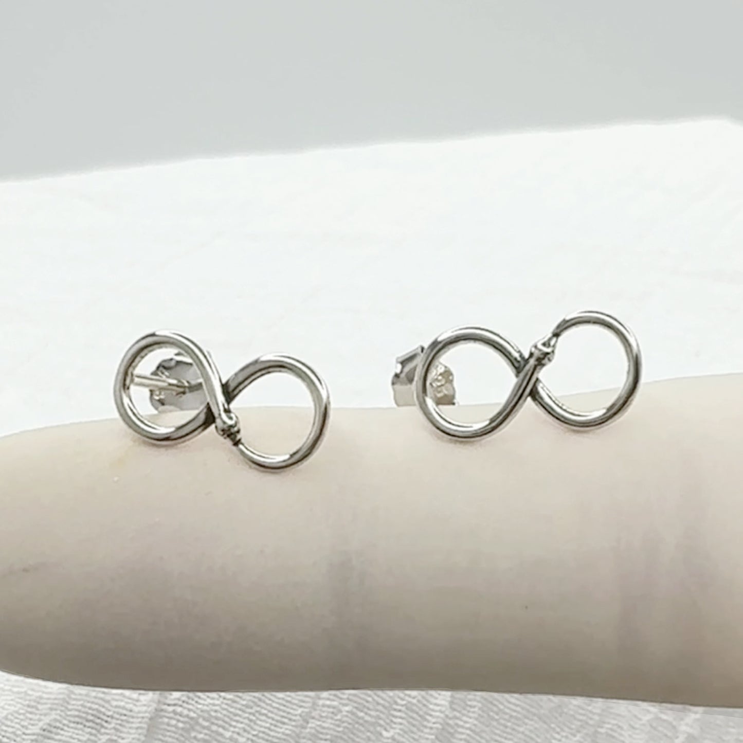 ✨ 925 Silver Infinity Stud Earrings