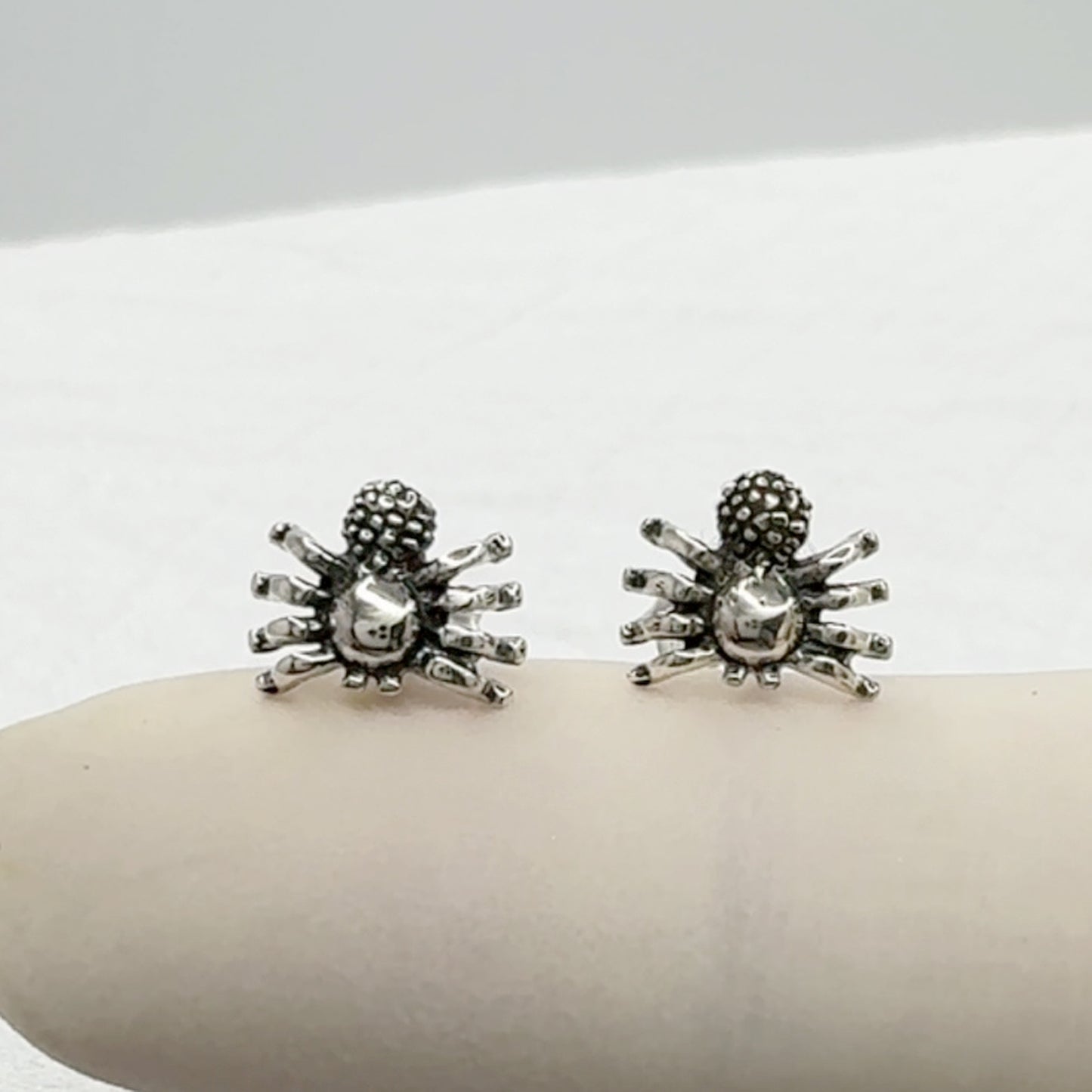 ✨ 925 Silver Spider Stud Earrings