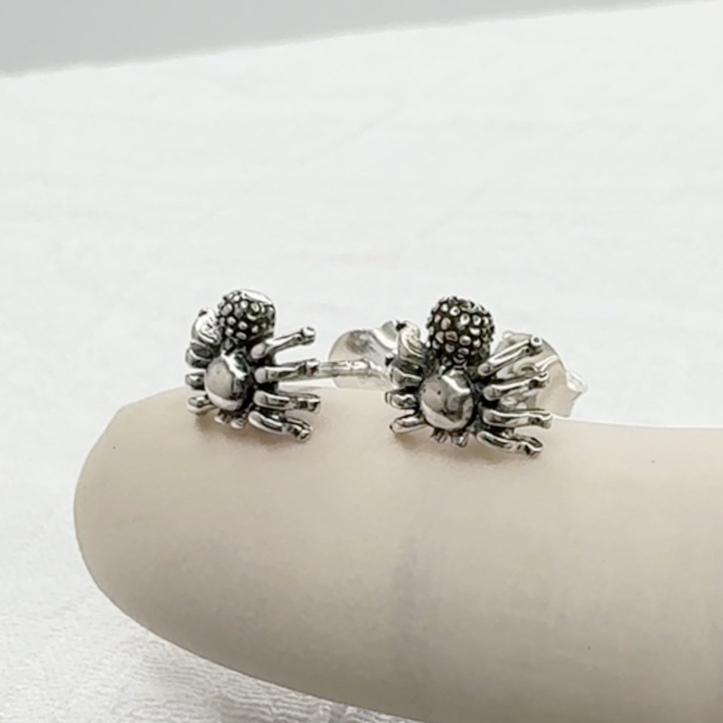 ✨ 925 Silver Spider Stud Earrings