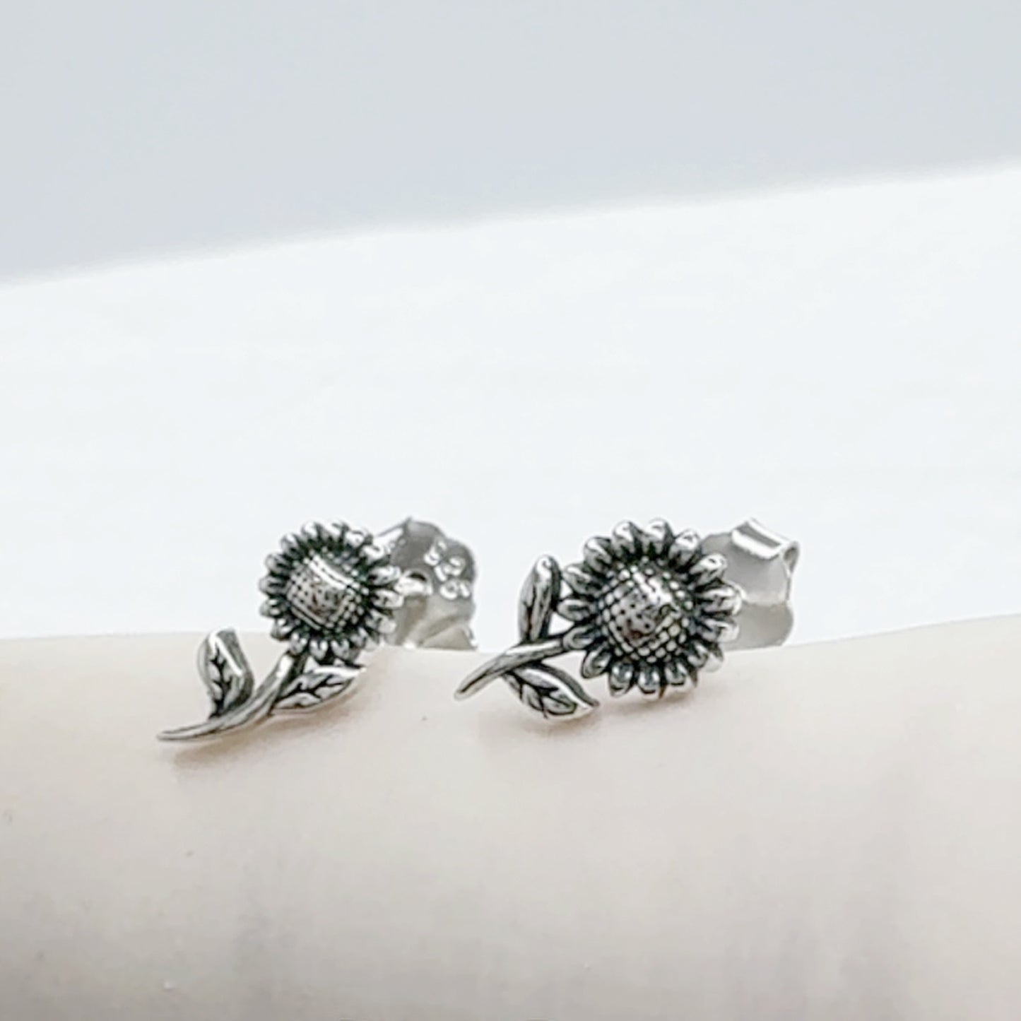 ✨ 925 Silver Sunflower Stud Earrings