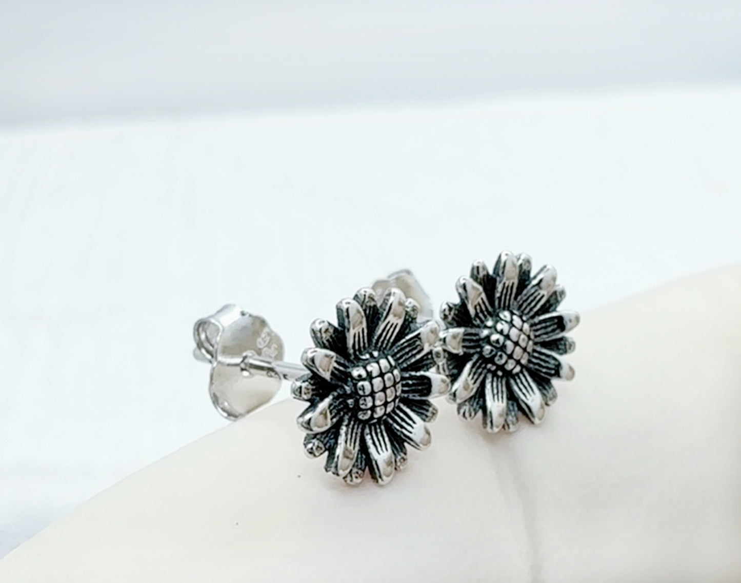 ✨ 925 Silver Flower Stud Earrings