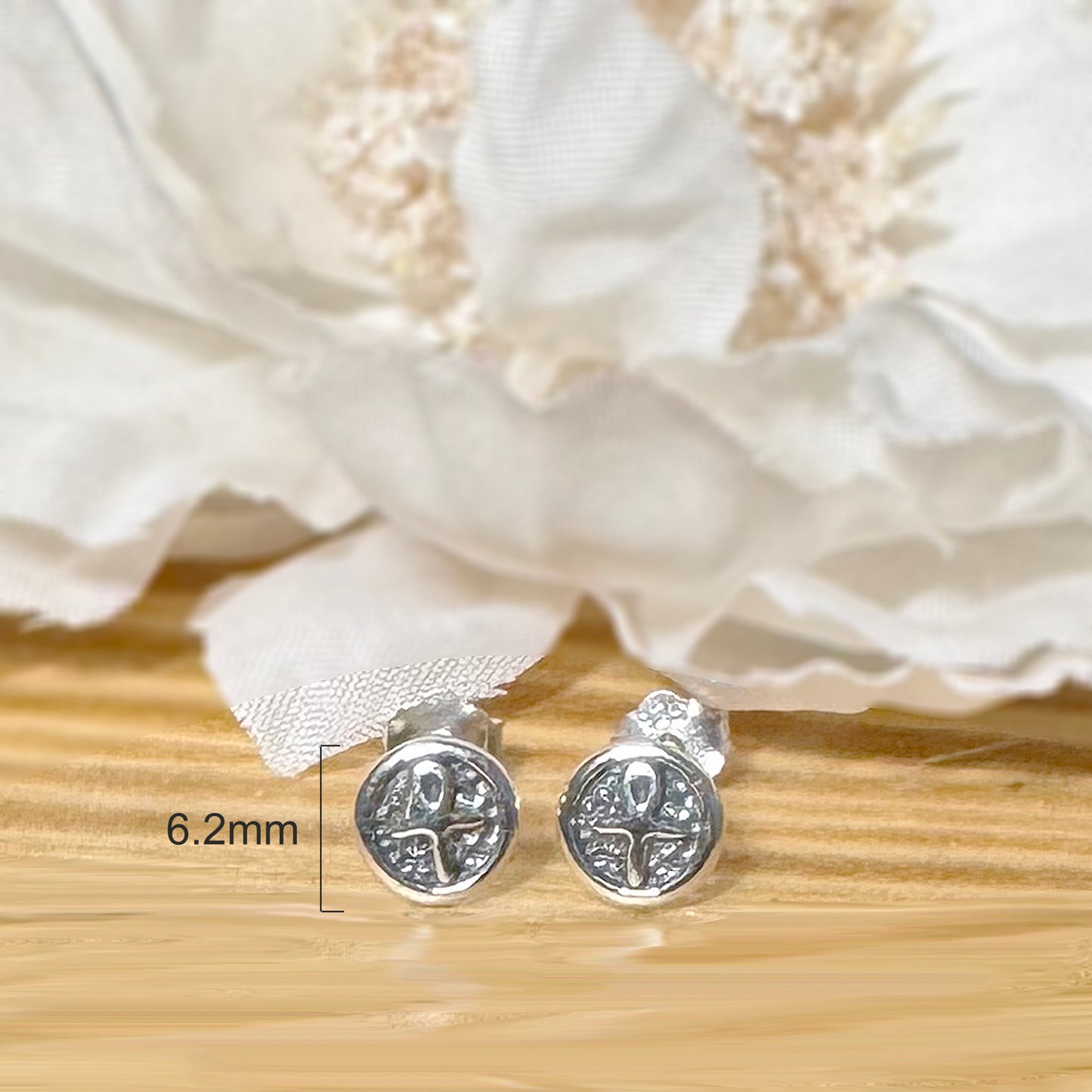 ✨ 925 Silver Ankh Stud Earrings