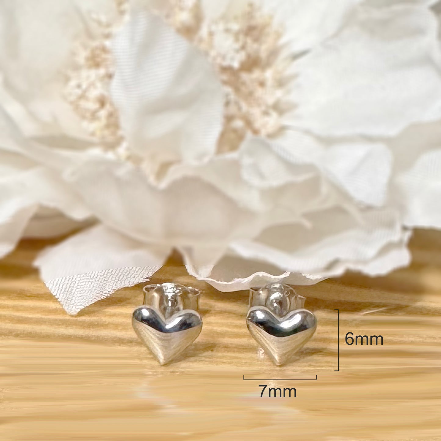 ✨ 925 Silver Heart Stud Earrings