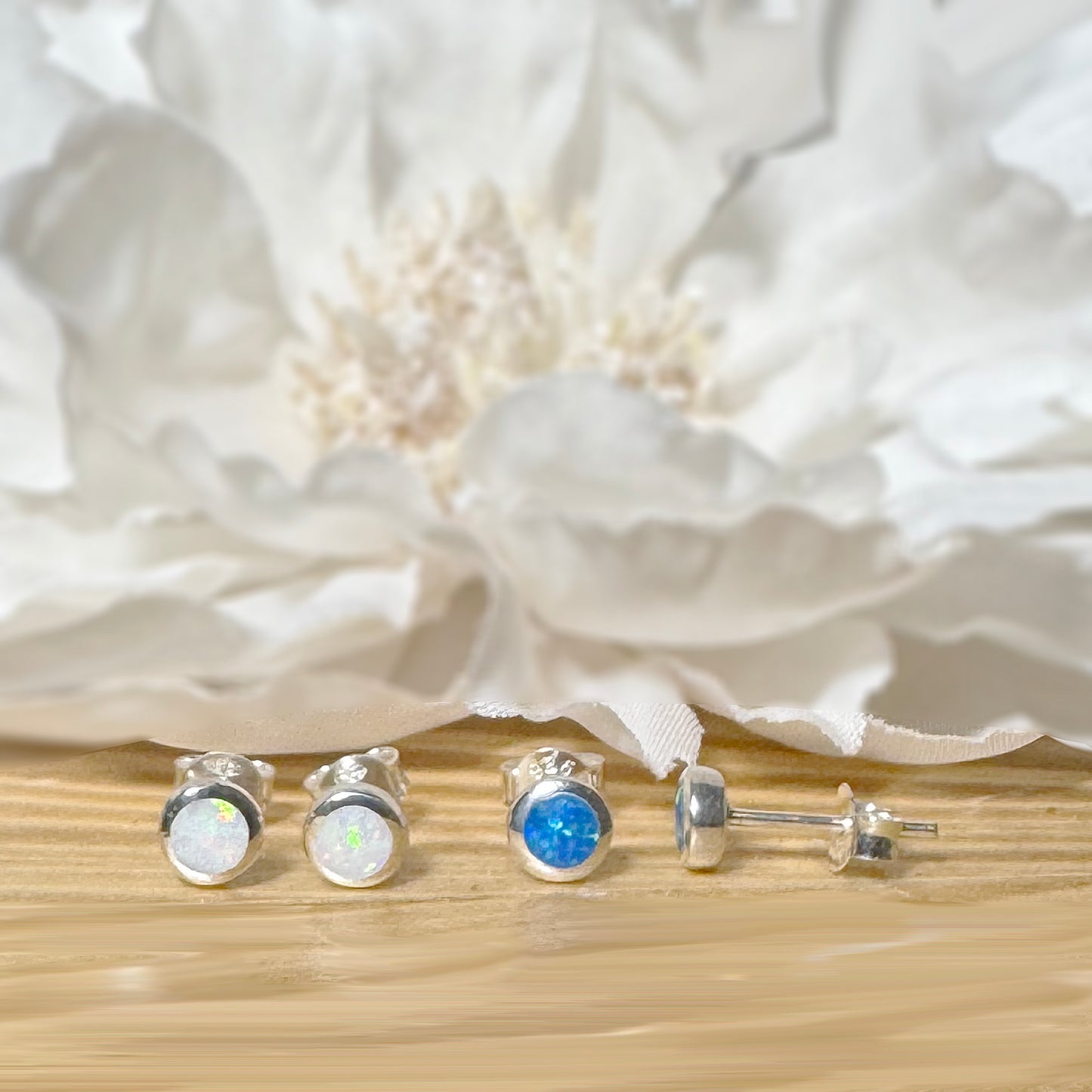 ✨ 925 Silver Opal Stud Earrings