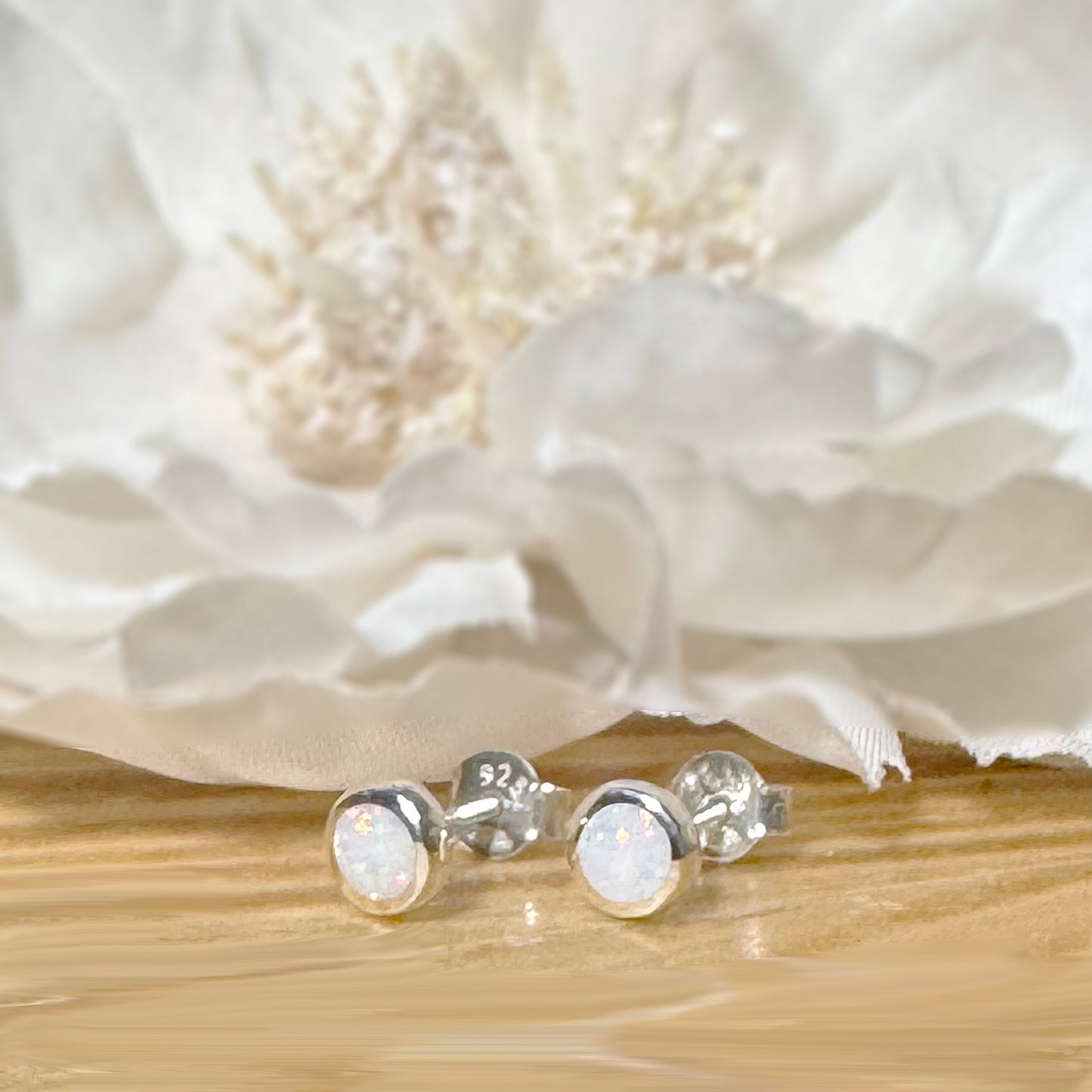 ✨ 925 Silver Opal Stud Earrings