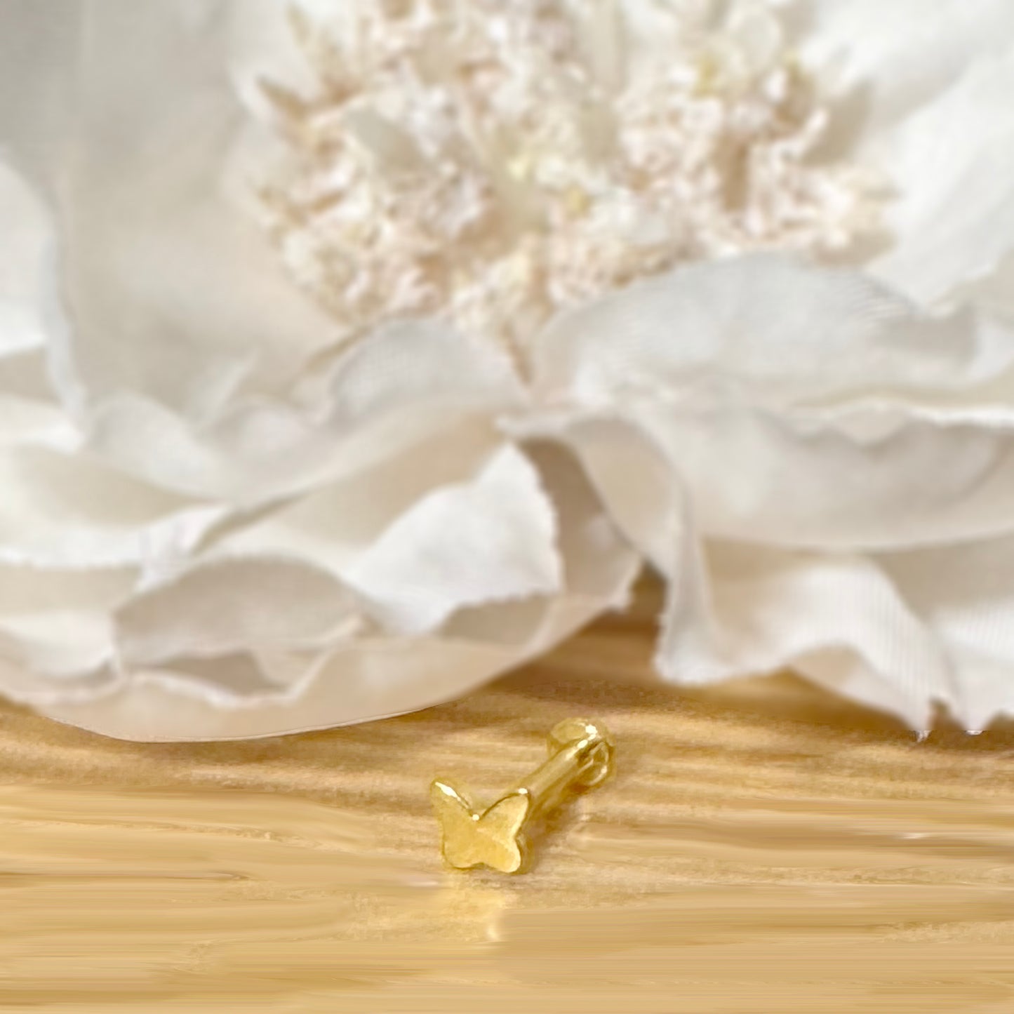 ✨ Titanium 16G Butterfly Top with Internally Threaded Labret Bar