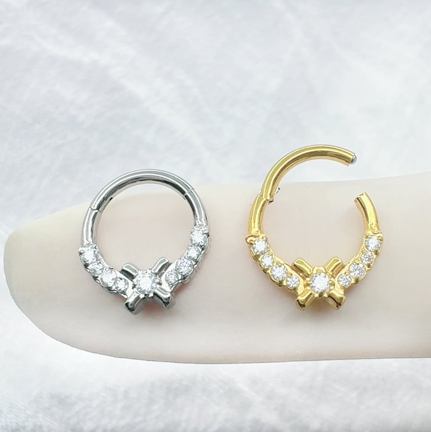 ✨ 16G 316L Surgical Steel X CZ Center Hinged Segment Hoop with Front CZ