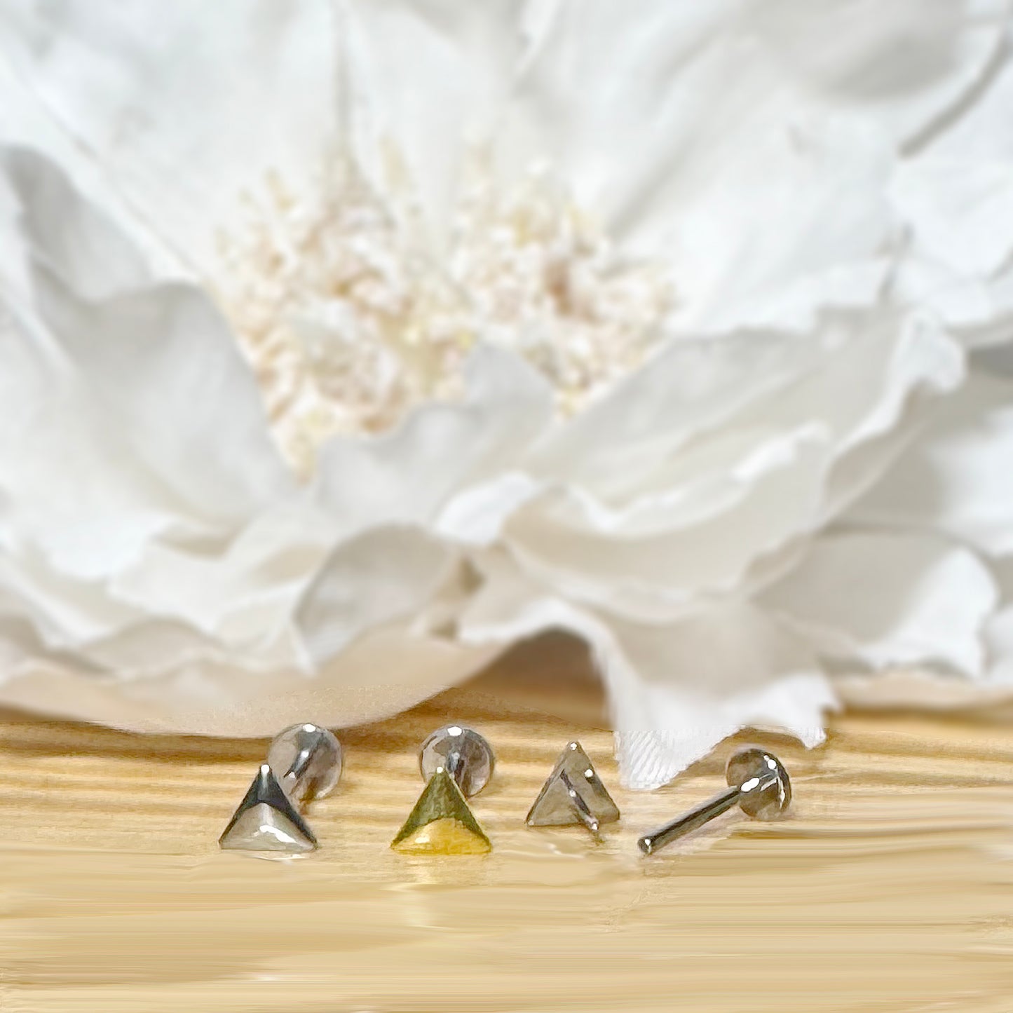 ✨ Titanium Threadless Push In Rounded Triangle Top Labret Bar Stud