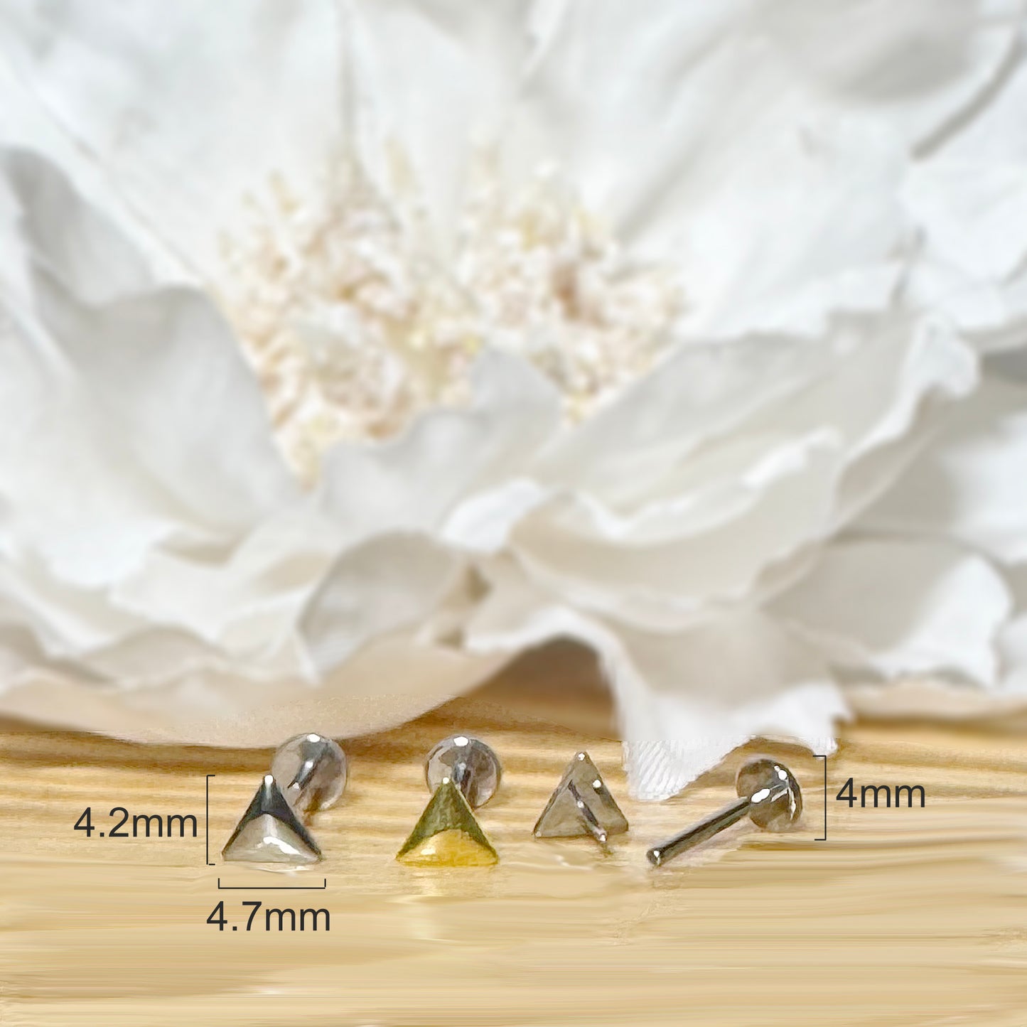 ✨ Titanium Threadless Push In Rounded Triangle Top Labret Bar Stud