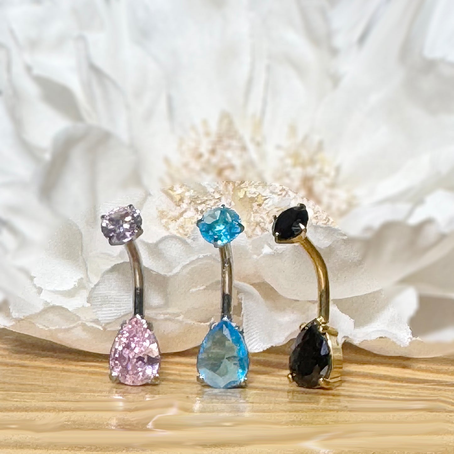 ✨ 316L Surgical Steel Internally Threaded Prong Set Teardrop CZ Belly Button Ring 14G 10mm