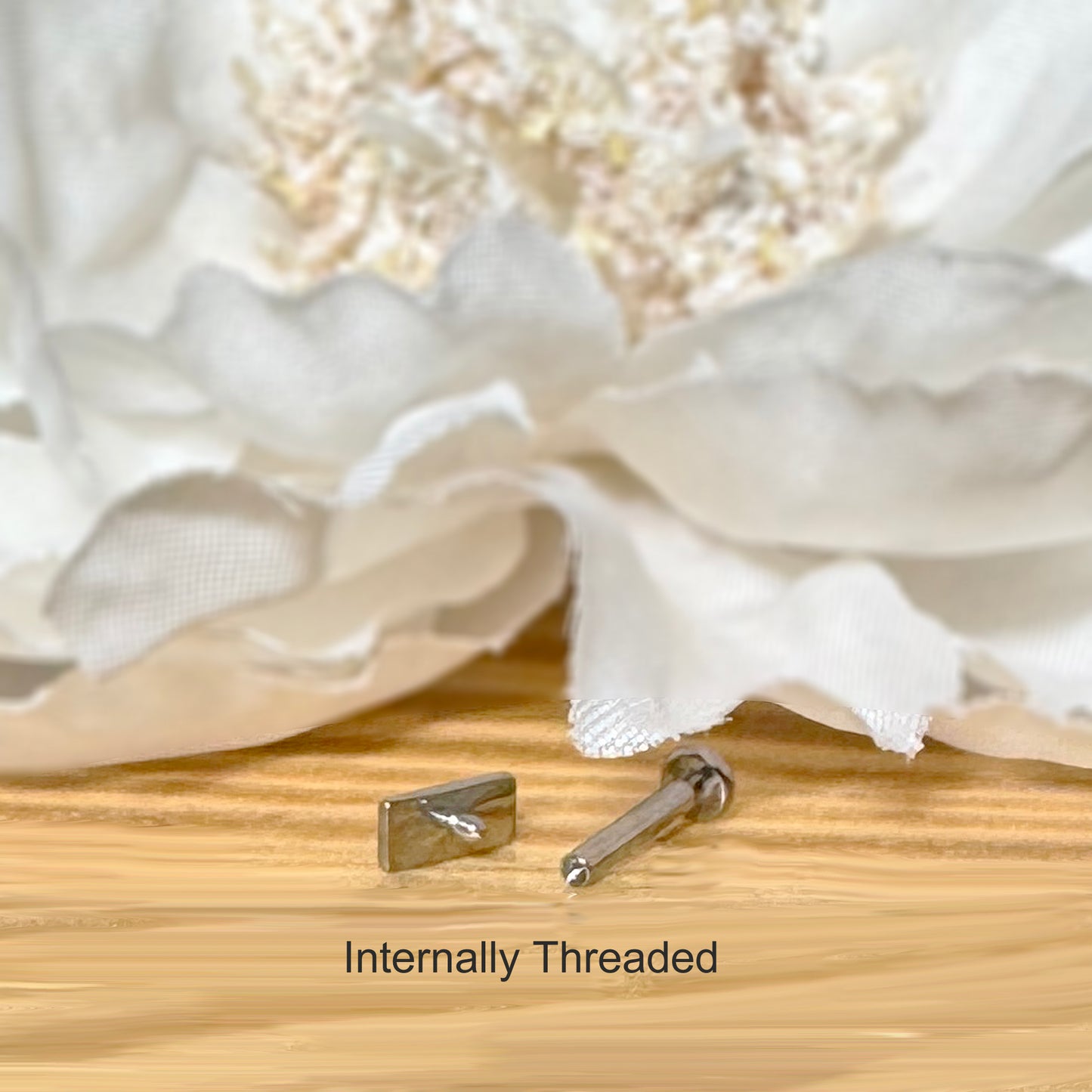 ✨ 16G Implant Grade Titanium Internally Threaded Rectangle Top Labret Bar