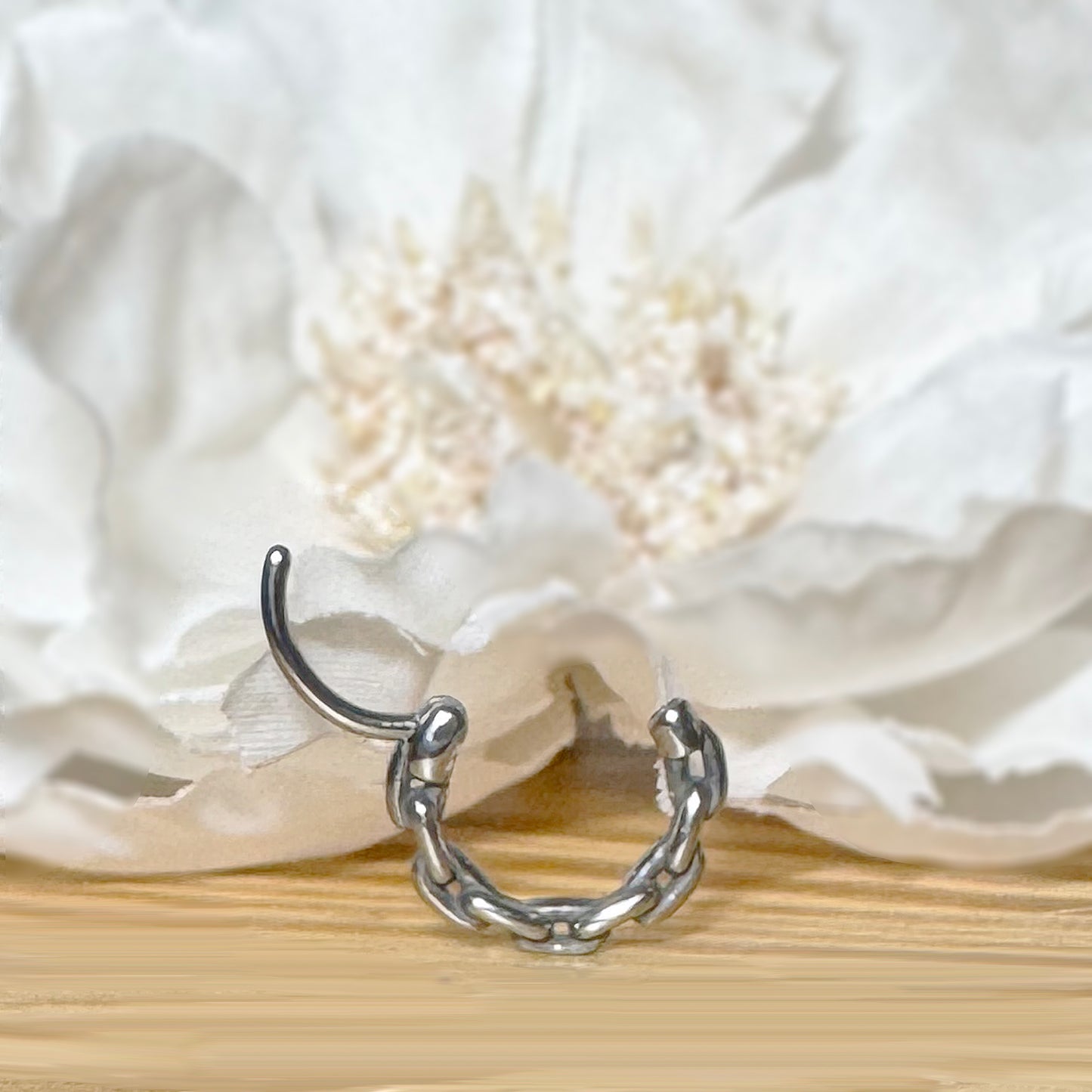 ✨ 16G 316L Surgical Steel Hinged Segment Hoop Ring with Chain Link Design