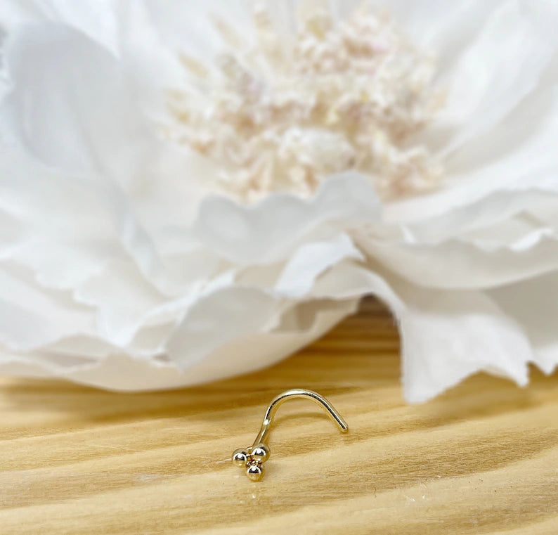 ✨ 3-Ball Triangle Top Screw Nose Ring 20G