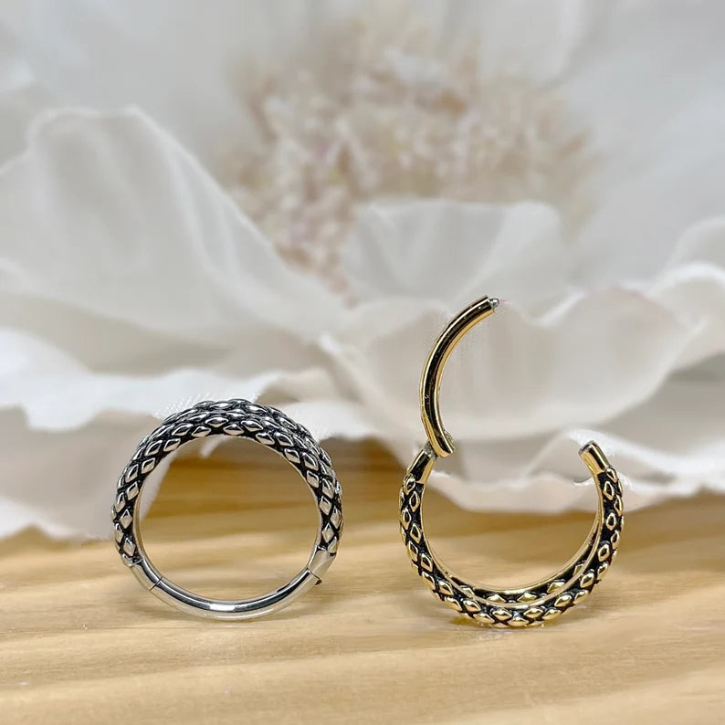 ✨ Double Hinged Clicker with Oxidized Lizard Pattern