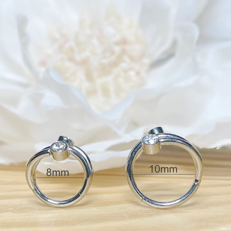 ✨ Titanium Hinged Segment Ring with Double Line and Round CZ