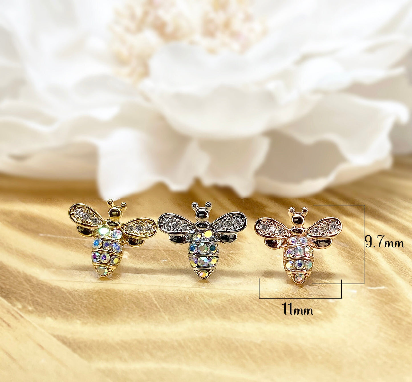 ✨ Surgical Steel CZ Bee Top Internal Threaded Flat Back Labret 16G