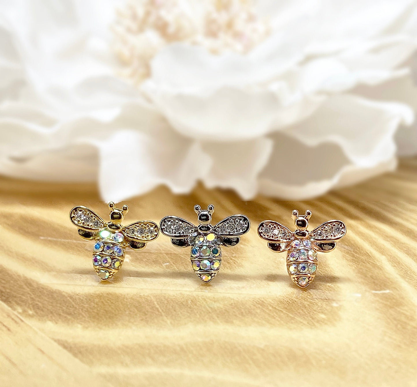 ✨ Surgical Steel CZ Bee Top Internal Threaded Flat Back Labret 16G