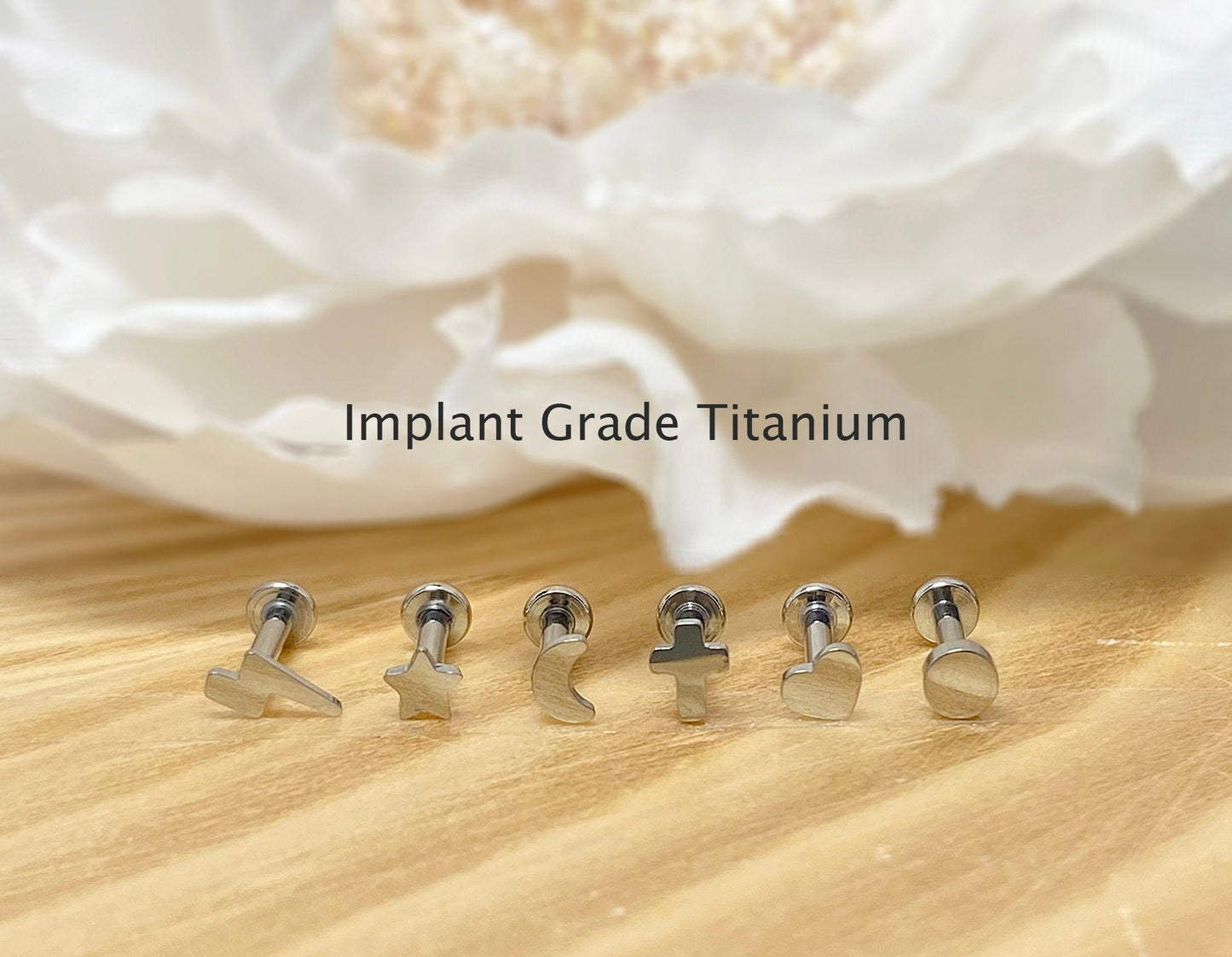 ✨ Titanium Round Circle Internally Threaded Flat Back Labret 16G
