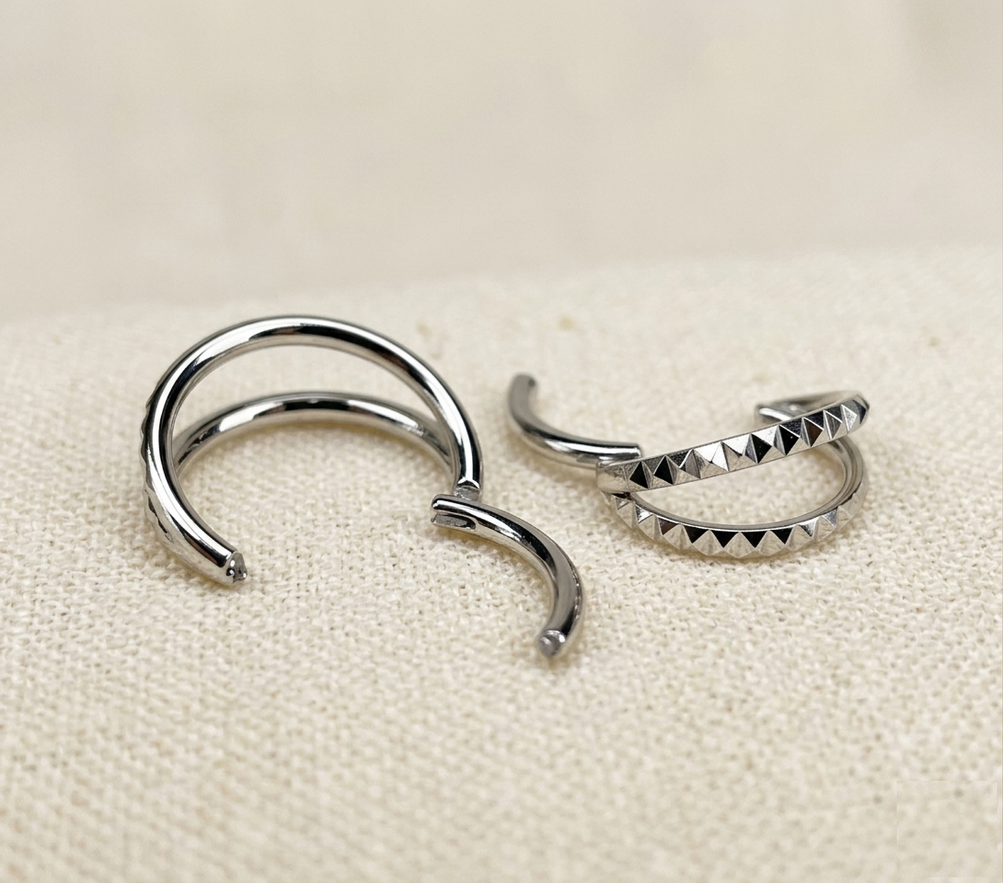 Surgical Steel Double Pyramid Cuts Clicker Hoop 16G