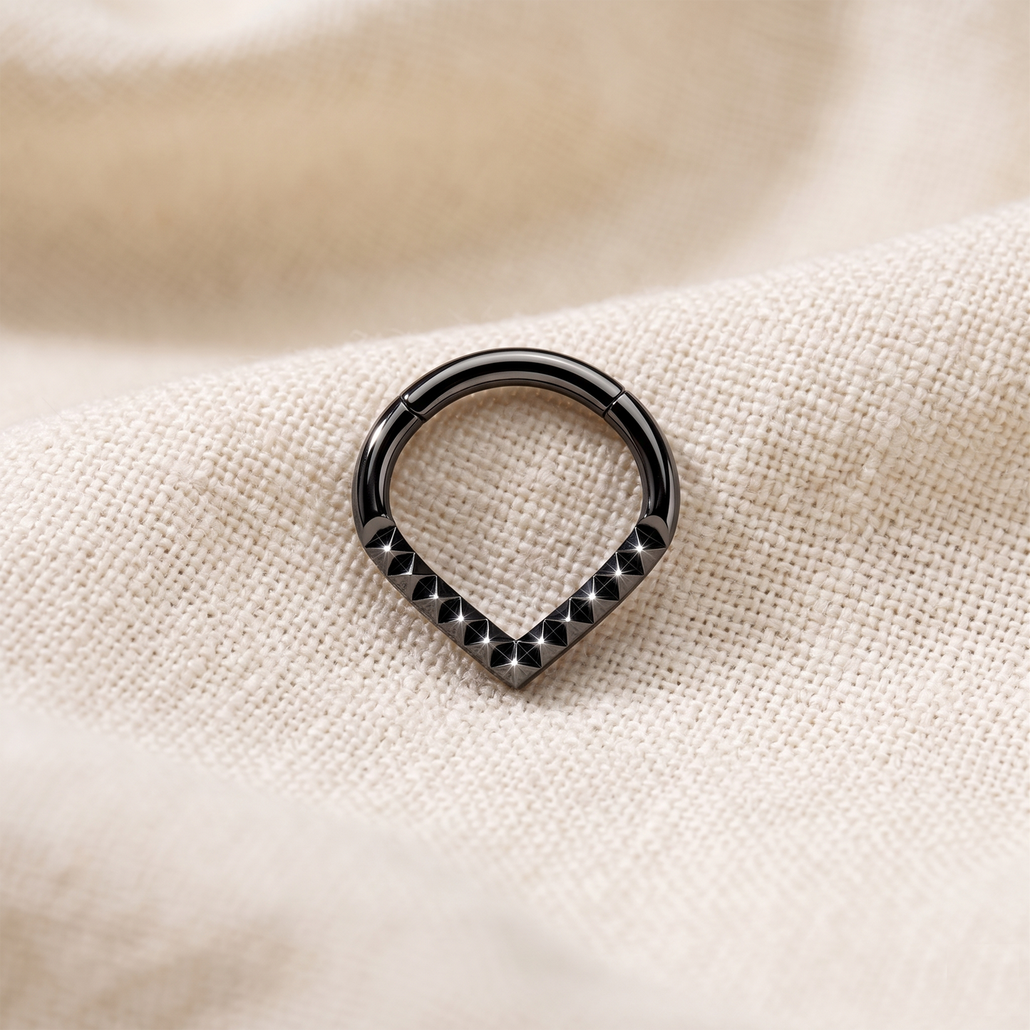 Surgical Steel Pyramid Cuts Chevron Hinged Clicker Hoop 16G