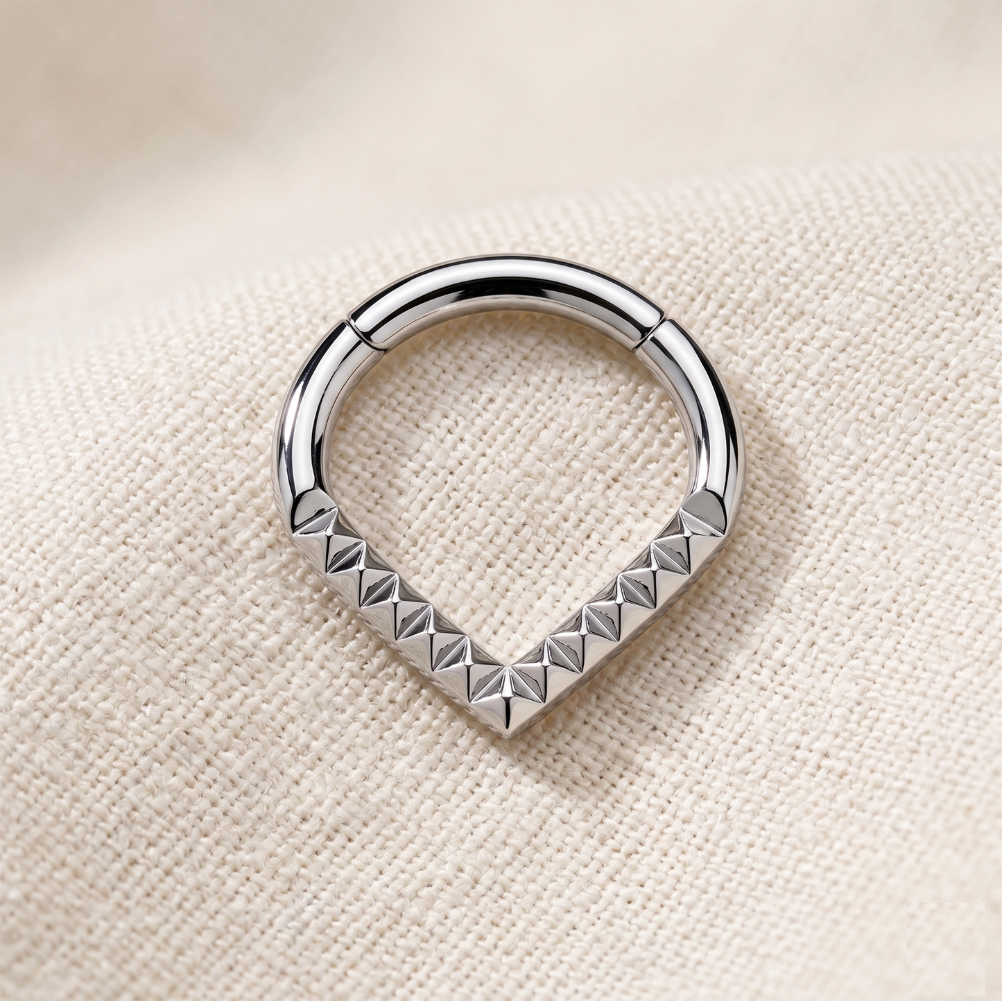 Surgical Steel Pyramid Cuts Chevron Hinged Clicker Hoop 16G